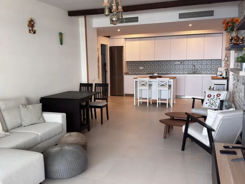 Luxury apartment with stunning sea views in the nearby suburb of Malaga. Brand new homes with developer's warranty.