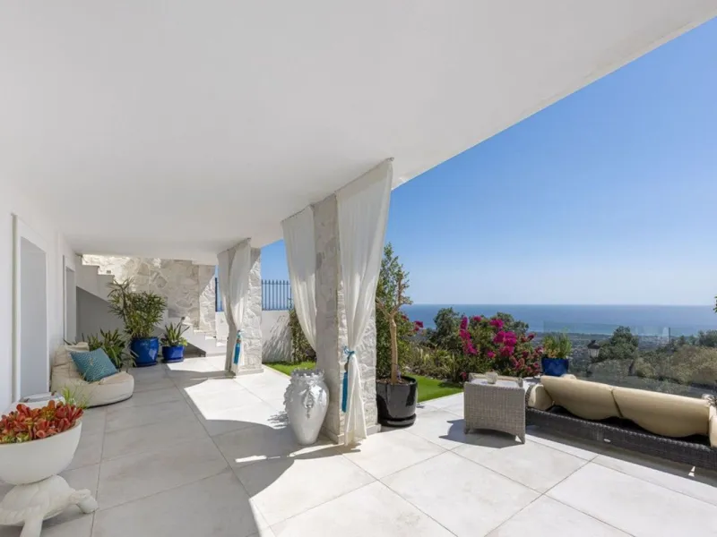 Townhouse with Panoramic Sea Views in La Mairena, East Marbella