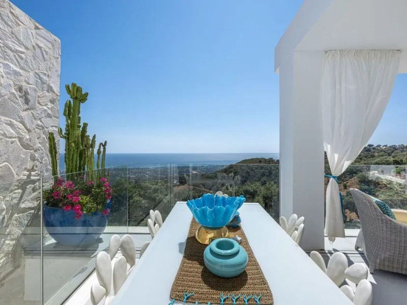 Townhouse with Panoramic Sea Views in La Mairena, East Marbella