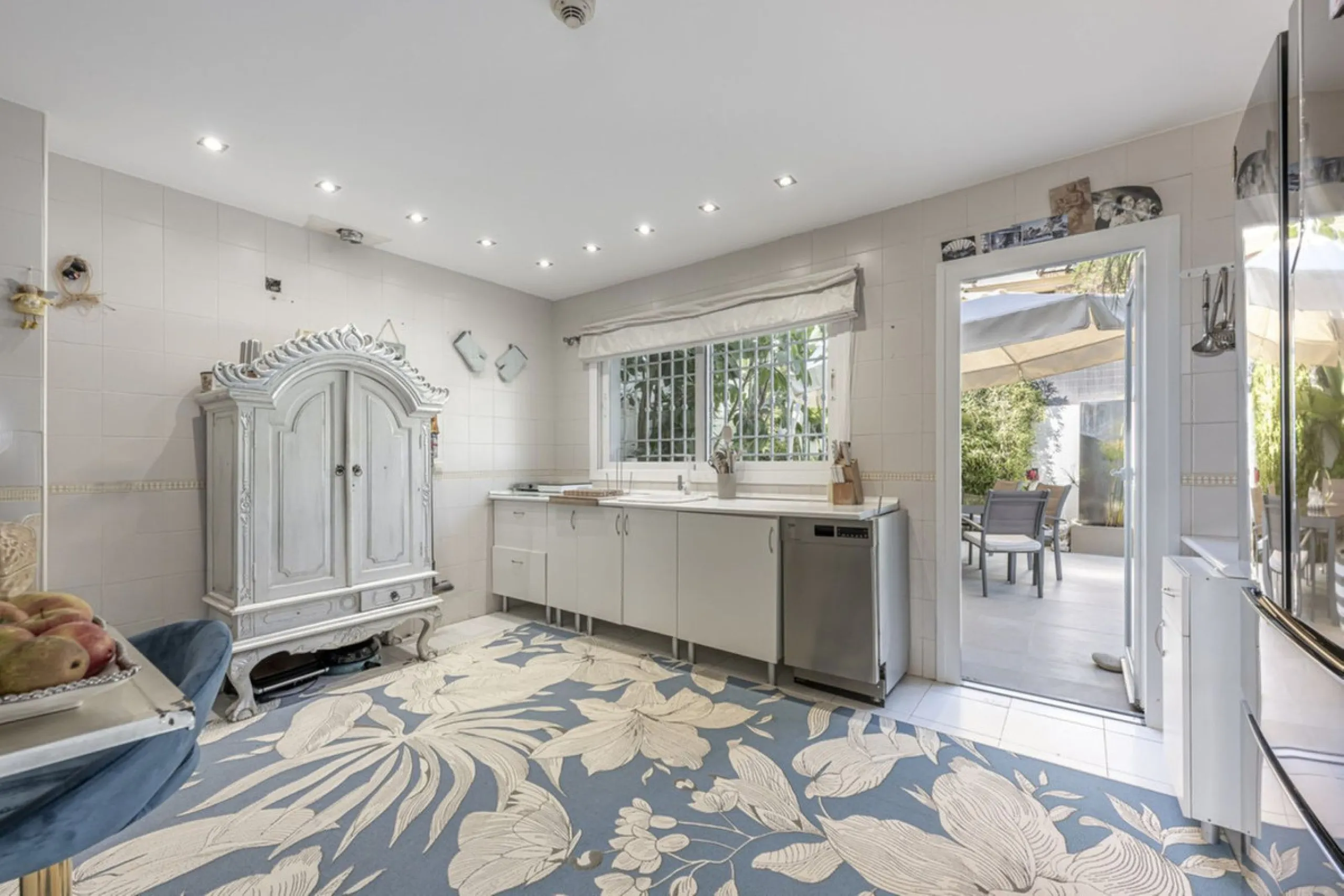 Townhouse with Panoramic Sea Views in La Mairena, East Marbella