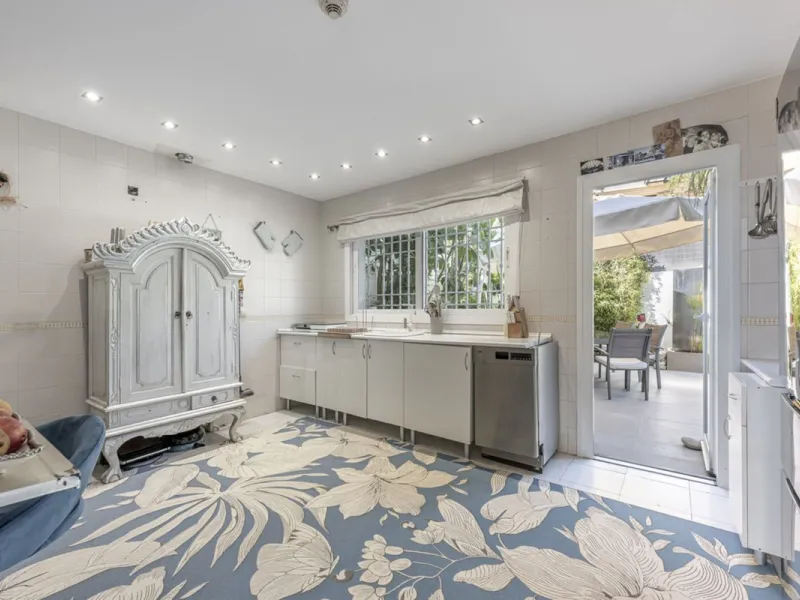 Townhouse with Panoramic Sea Views in La Mairena, East Marbella