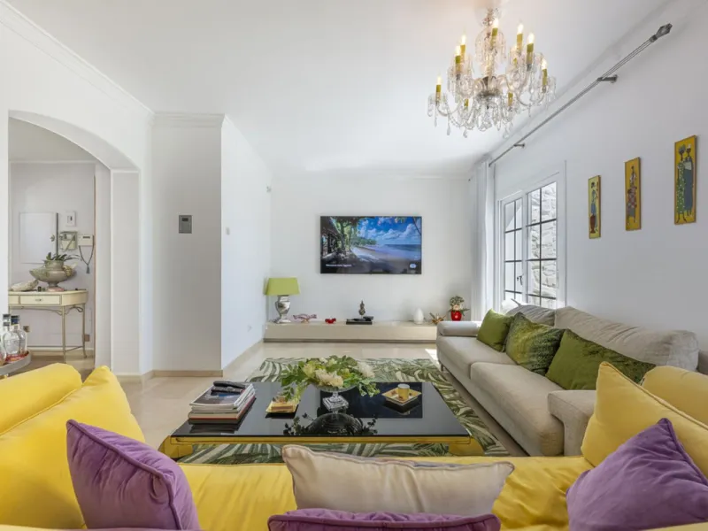 Townhouse with Panoramic Sea Views in La Mairena, East Marbella