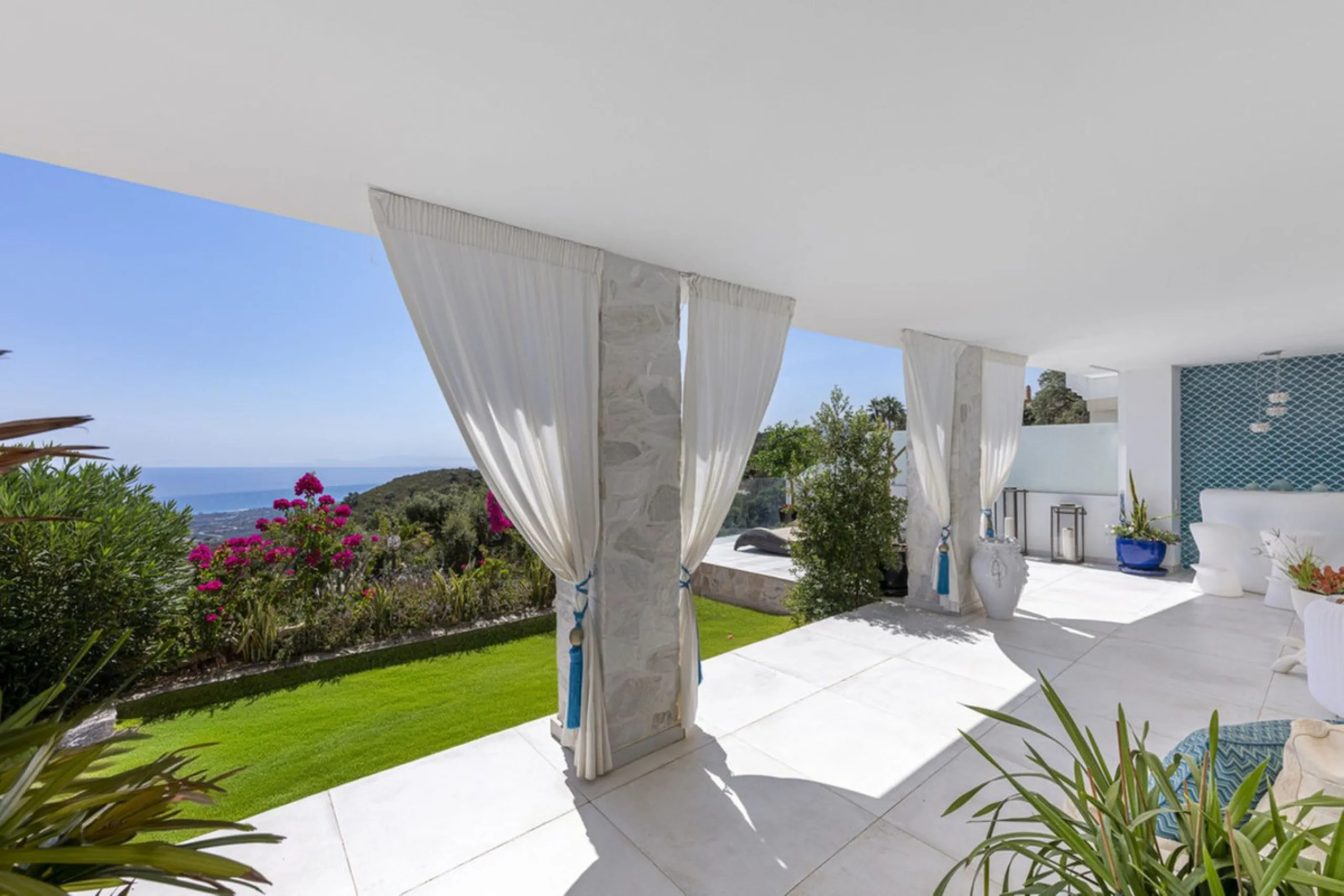 Townhouse with Panoramic Sea Views in La Mairena, East Marbella