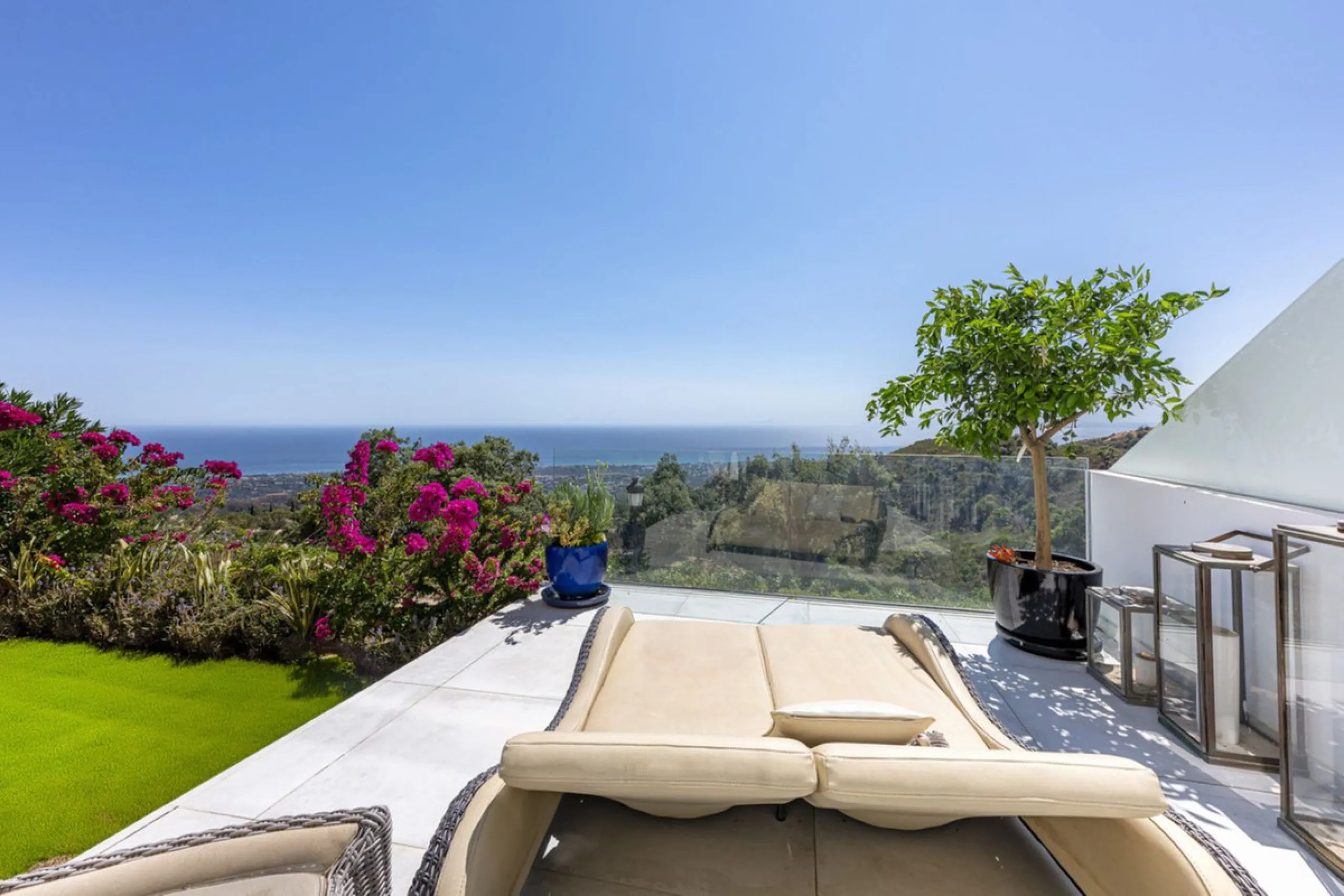 Townhouse with Panoramic Sea Views in La Mairena, East Marbella