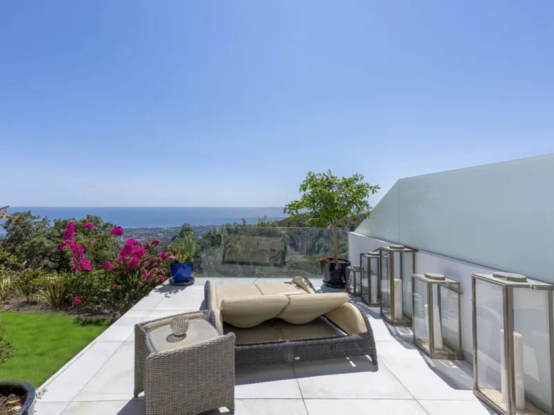 Townhouse with Panoramic Sea Views in La Mairena, East Marbella