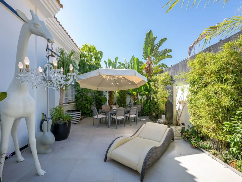 Townhouse with Panoramic Sea Views in La Mairena, East Marbella