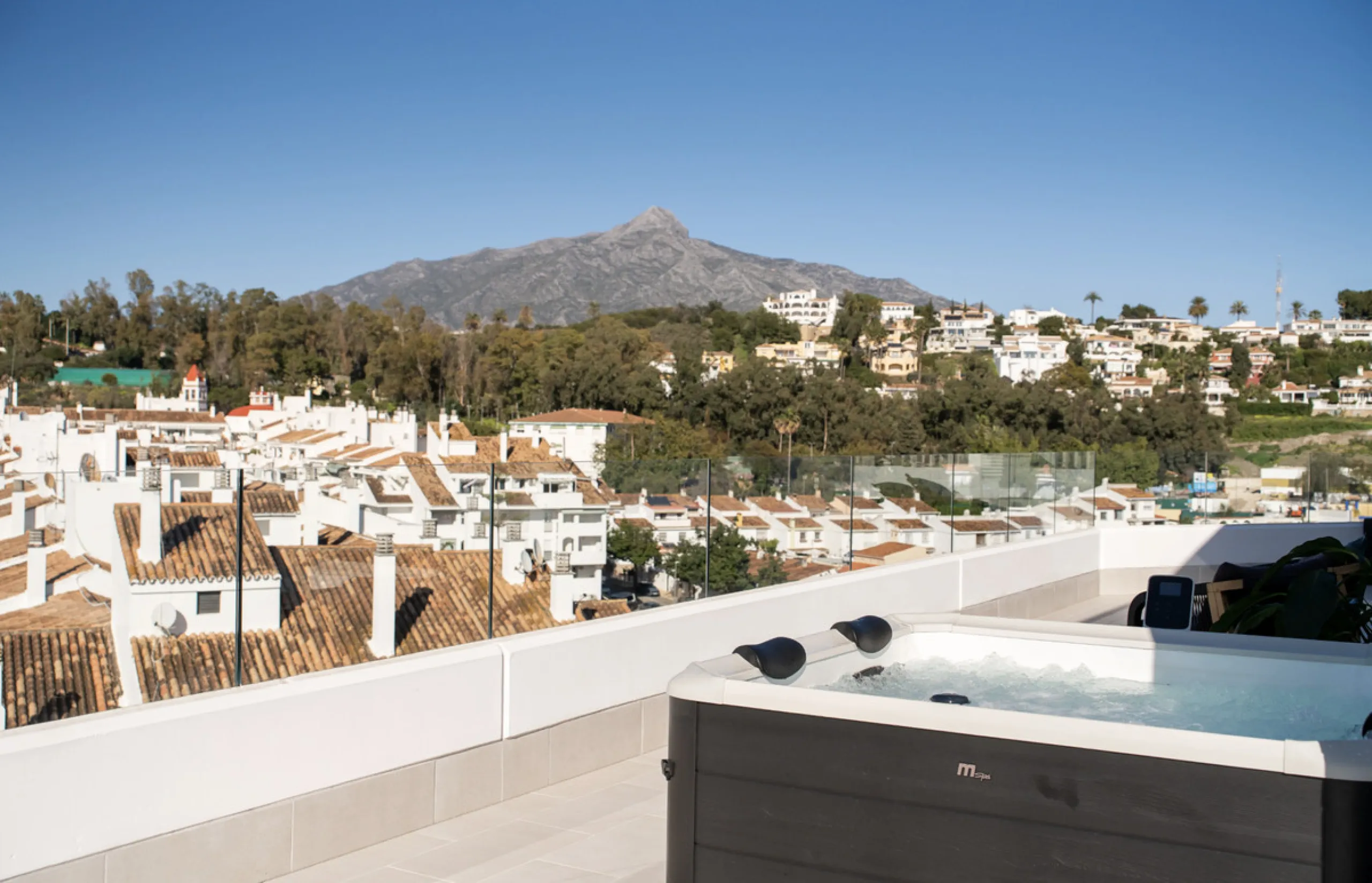 Apartment - Penthouse в продаже в Marbella, Málaga. В доме 4 спален и 2 ванных комнат. Площадь дома 116 м²