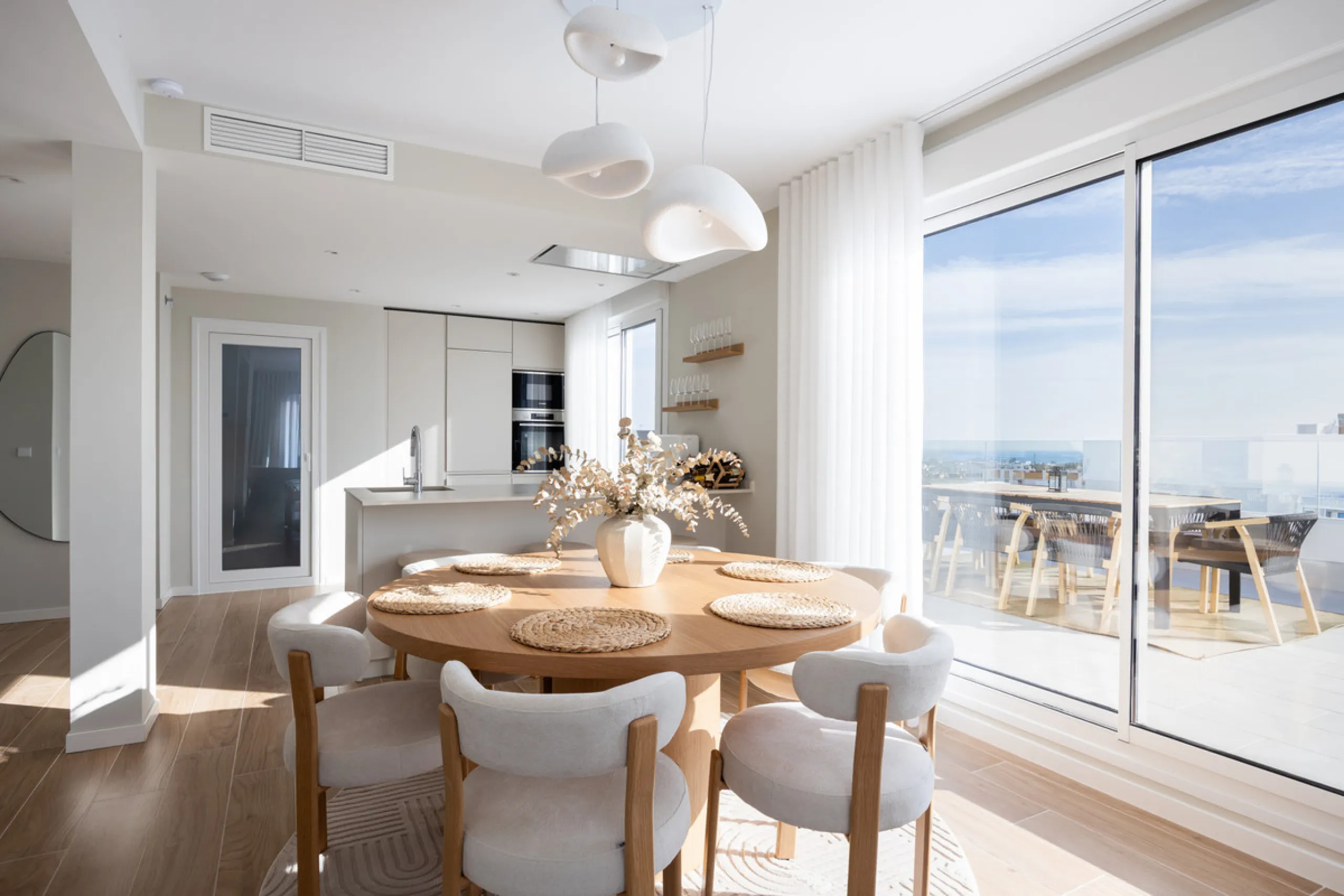 Apartment - Penthouse в продаже в Marbella, Málaga. В доме 4 спален и 2 ванных комнат. Площадь дома 116 м²