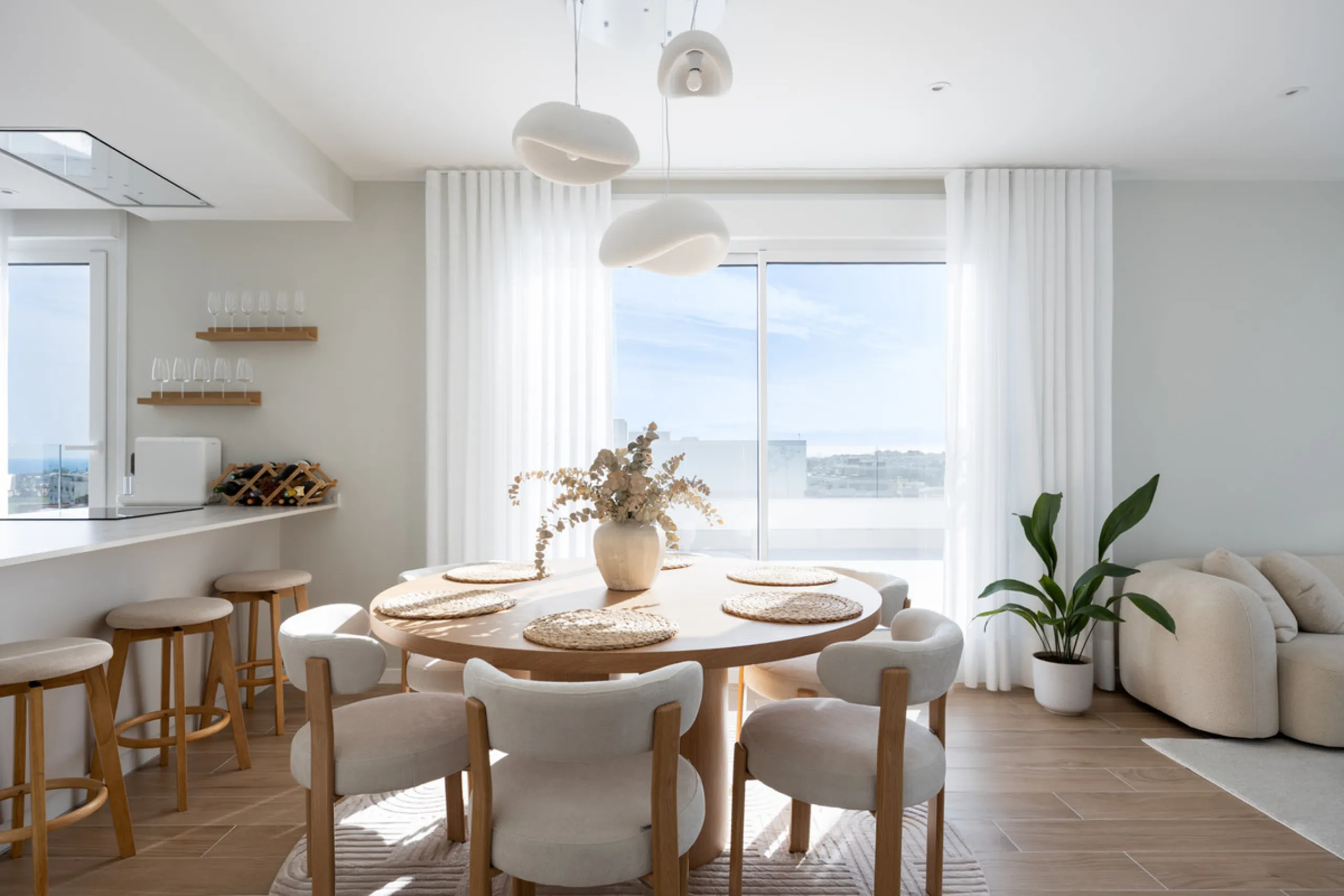 Apartment - Penthouse в продаже в Marbella, Málaga. В доме 4 спален и 2 ванных комнат. Площадь дома 116 м²