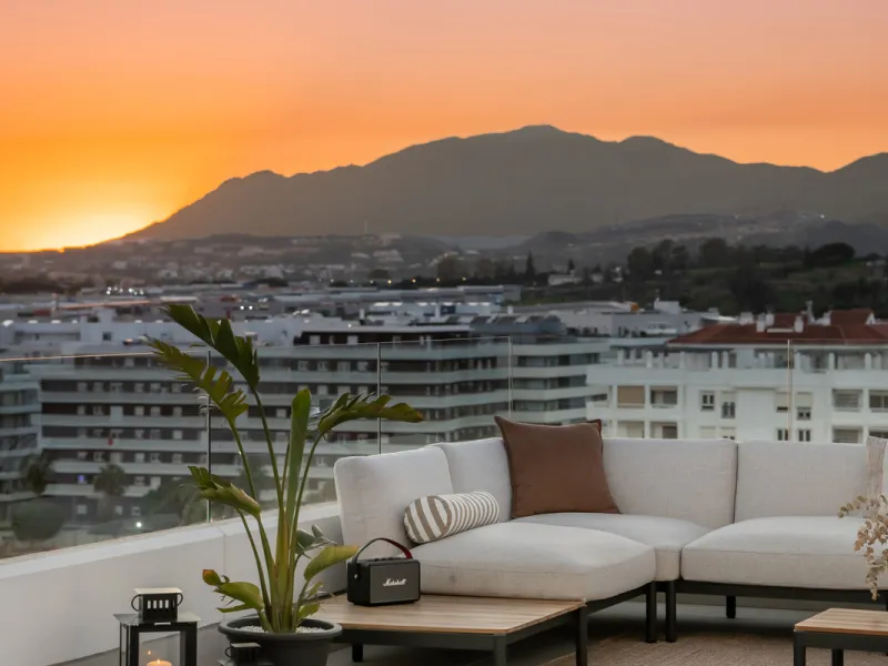 Apartment - Penthouse в продаже в Marbella, Málaga. В доме 4 спален и 2 ванных комнат. Площадь дома 116 м²