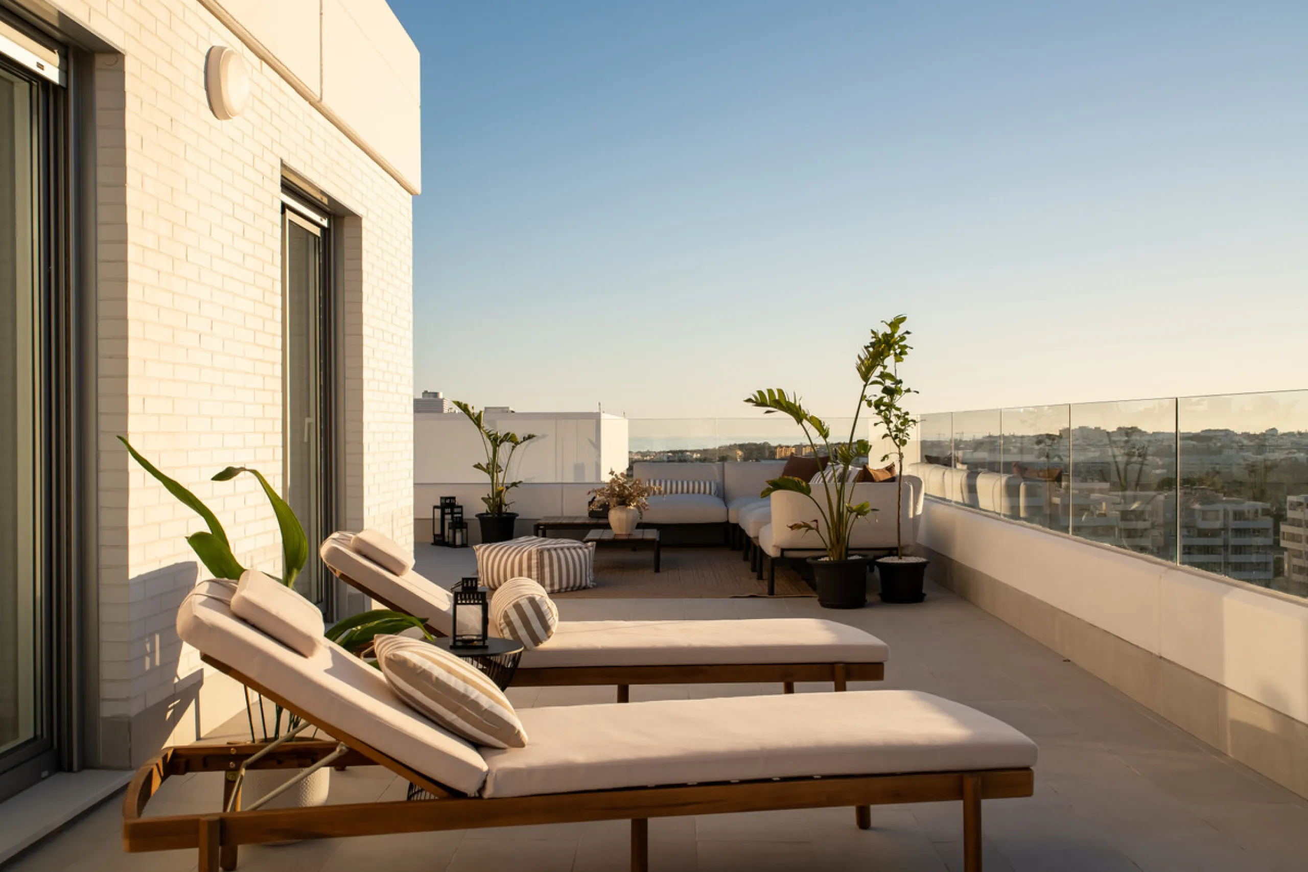 Apartment - Penthouse в продаже в Marbella, Málaga. В доме 4 спален и 2 ванных комнат. Площадь дома 116 м²