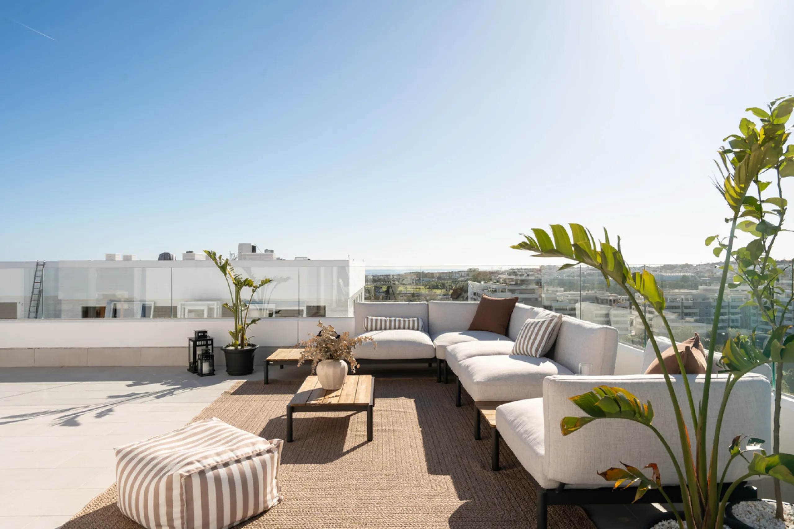 Apartment - Penthouse в продаже в Marbella, Málaga. В доме 4 спален и 2 ванных комнат. Площадь дома 116 м²