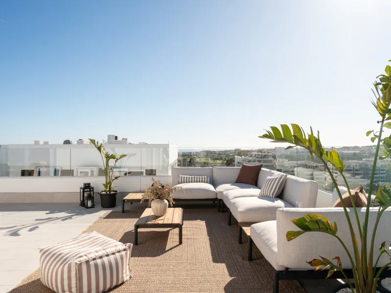 Apartment - Penthouse в продаже в Marbella, Málaga. В доме 4 спален и 2 ванных комнат. Площадь дома 116 м²
