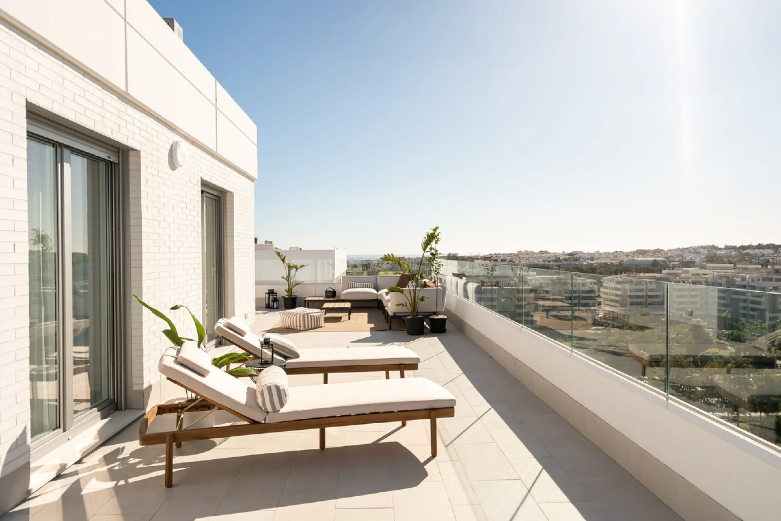 Apartment - Penthouse в продаже в Marbella, Málaga. В доме 4 спален и 2 ванных комнат. Площадь дома 116 м²