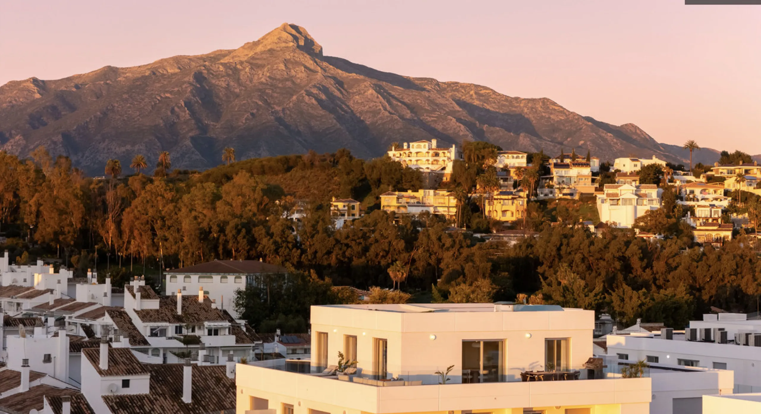 Apartment - Penthouse в продаже в Marbella, Málaga. В доме 4 спален и 2 ванных комнат. Площадь дома 116 м²