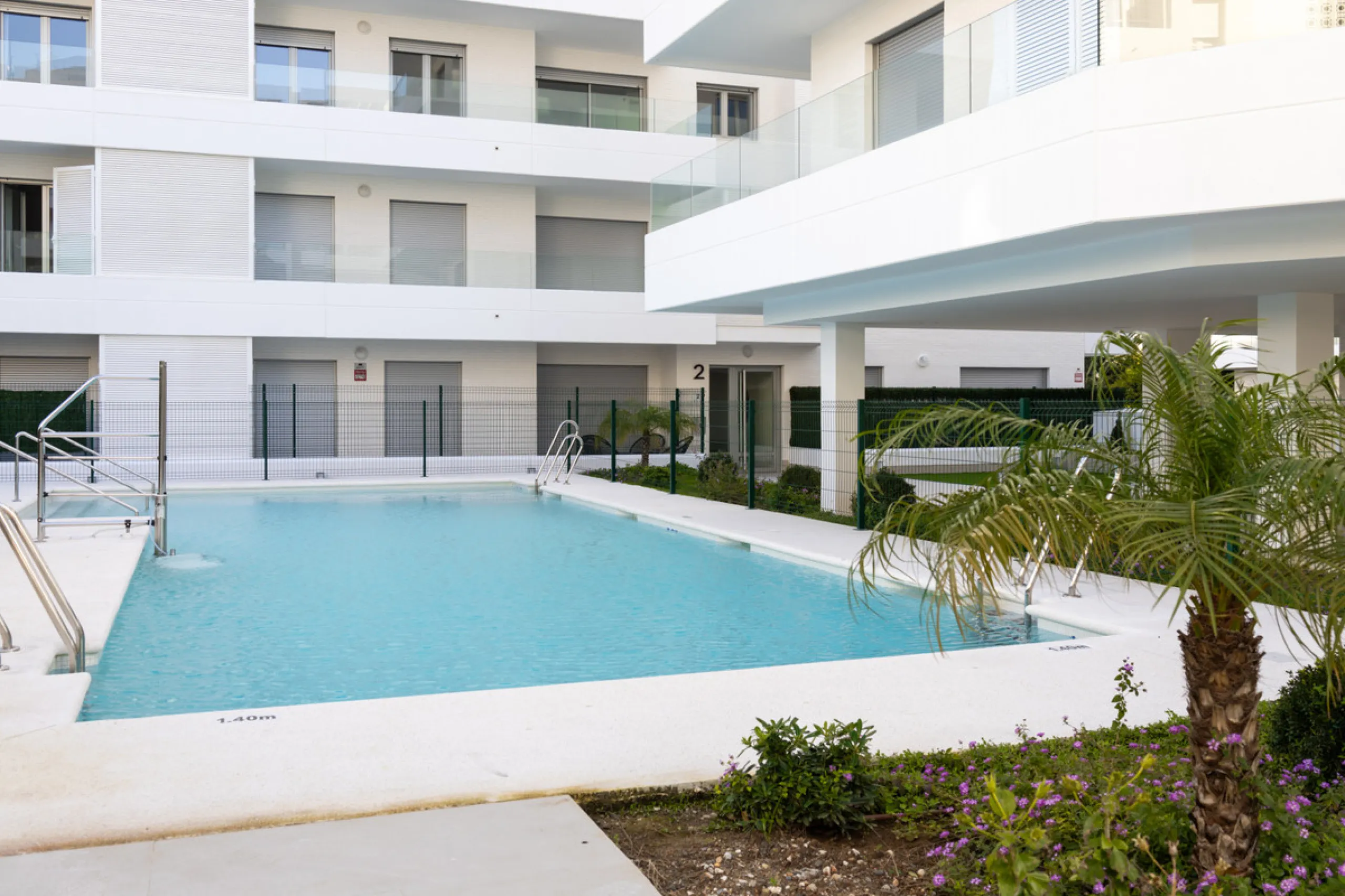 Apartment - Penthouse в продаже в Marbella, Málaga. В доме 4 спален и 2 ванных комнат. Площадь дома 116 м²