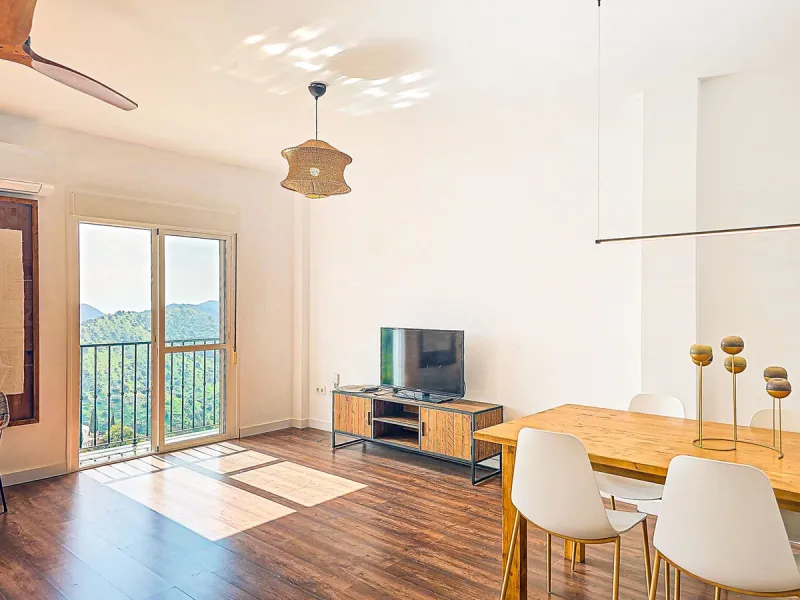 For Sale: Modern semi-detached house with 4 bedrooms in the center of Almogía (Málaga region)