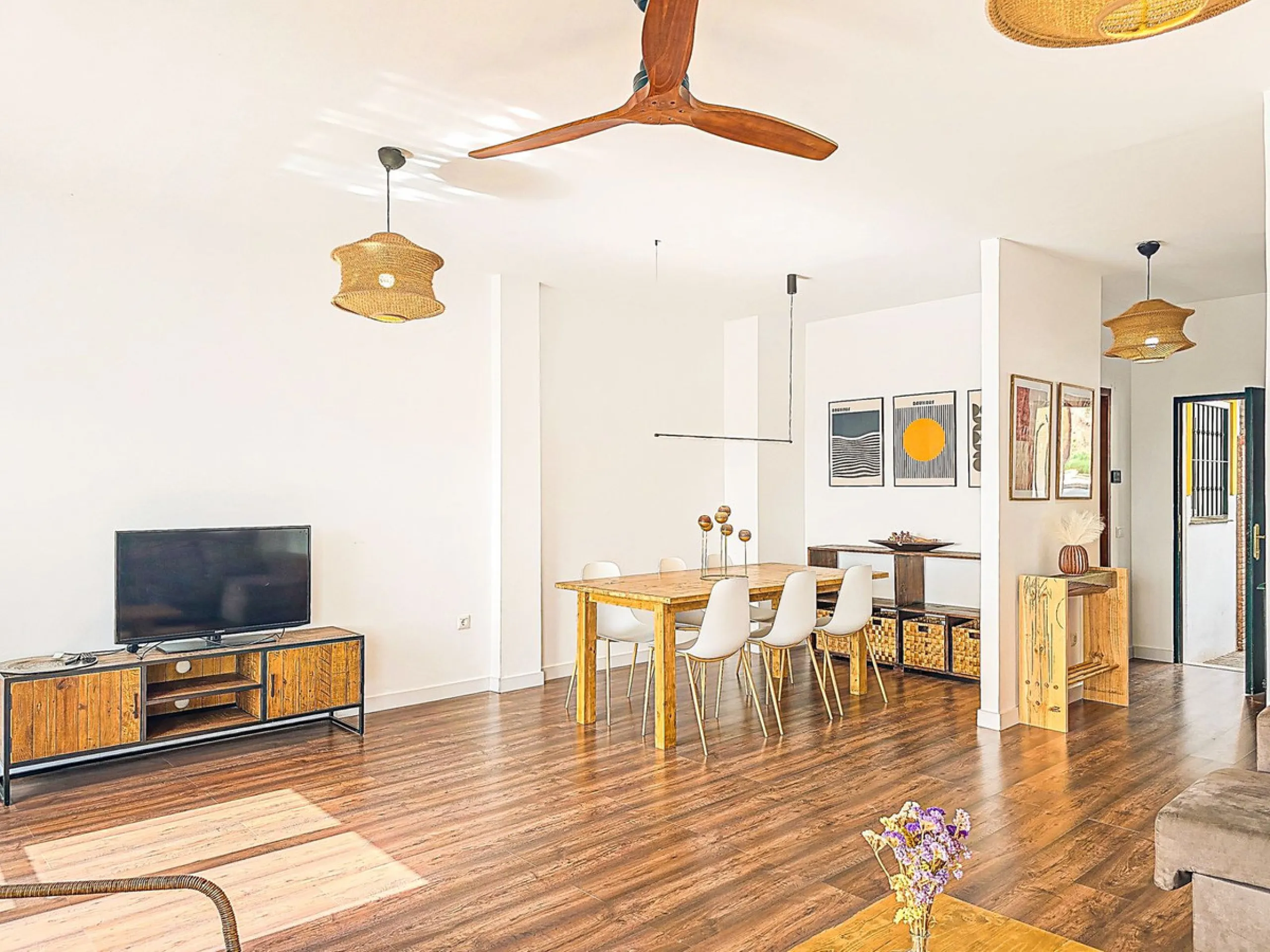 For Sale: Modern semi-detached house with 4 bedrooms in the center of Almogía (Málaga region)