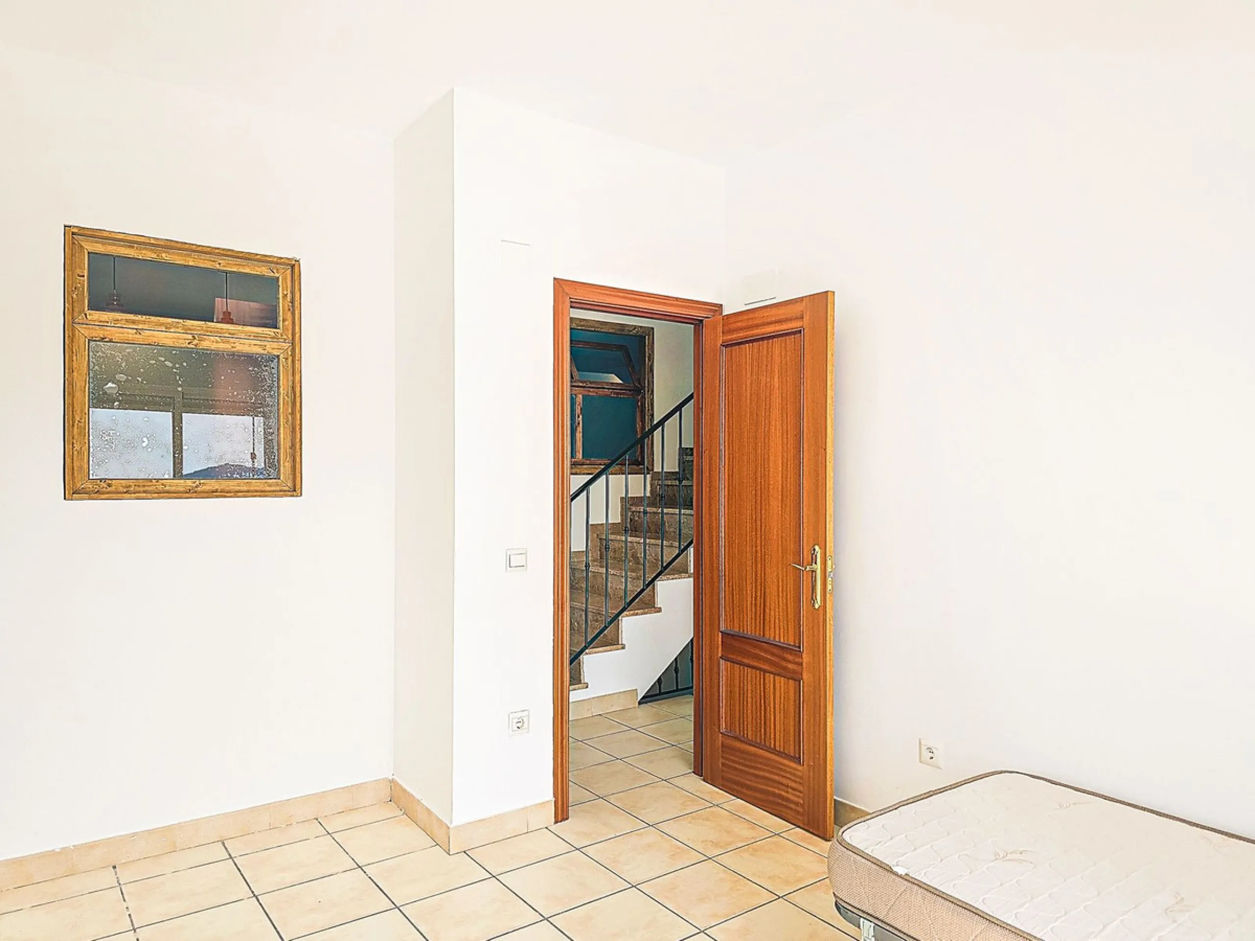 For Sale: Modern semi-detached house with 4 bedrooms in the center of Almogía (Málaga region)