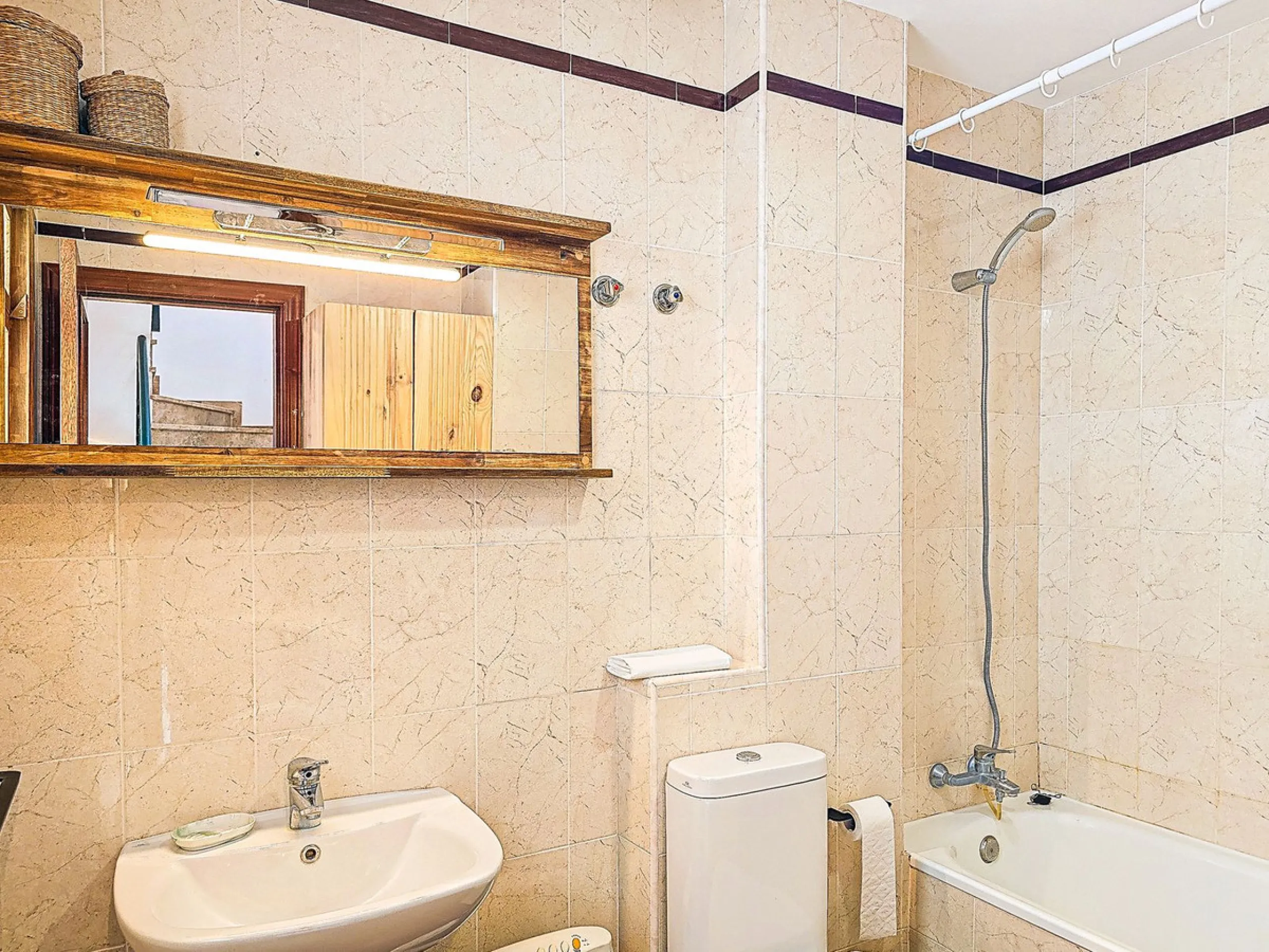 For Sale: Modern semi-detached house with 4 bedrooms in the center of Almogía (Málaga region)