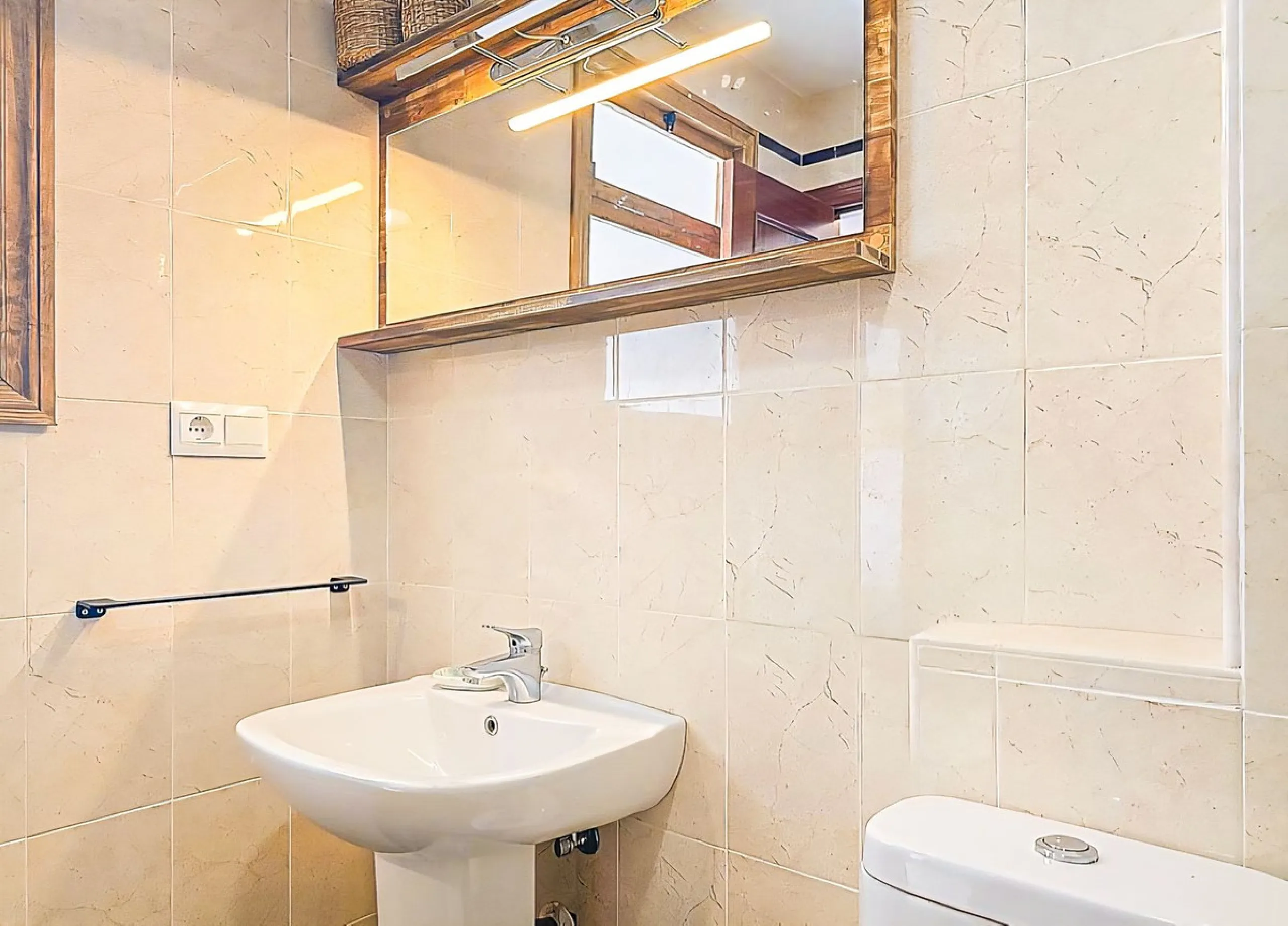 For Sale: Modern semi-detached house with 4 bedrooms in the center of Almogía (Málaga region)