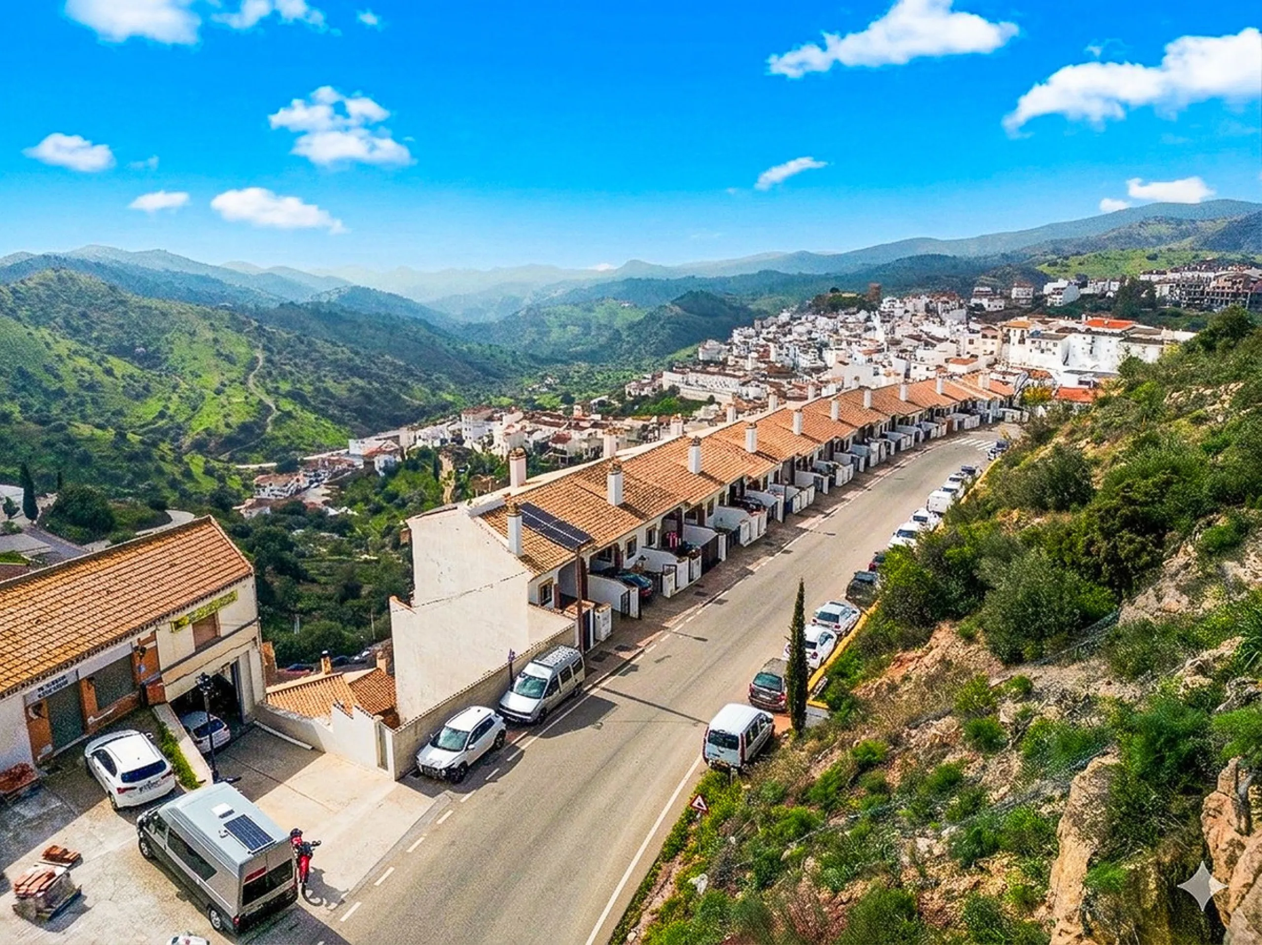 For Sale: Modern semi-detached house with 4 bedrooms in the center of Almogía (Málaga region)
