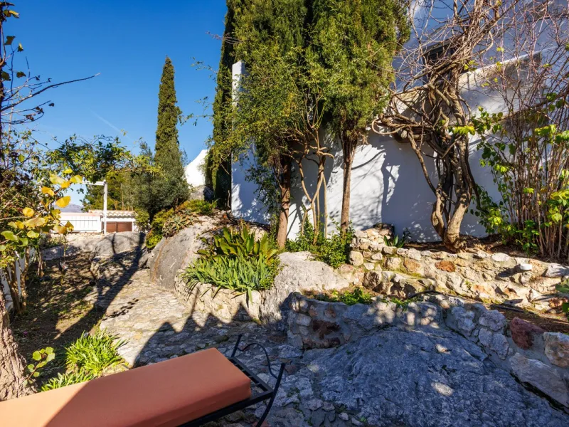 House - Semi-Detached House в продаже в Comares, Málaga. В доме 6 спален и 3 ванных комнат. Площадь дома 274 м². Площадь участка 966 м²
