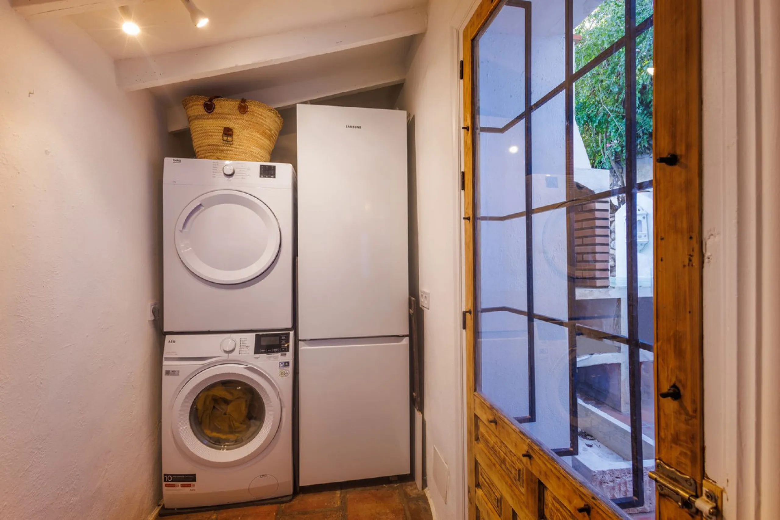 House - Semi-Detached House в продаже в Comares, Málaga. В доме 6 спален и 3 ванных комнат. Площадь дома 274 м². Площадь участка 966 м²