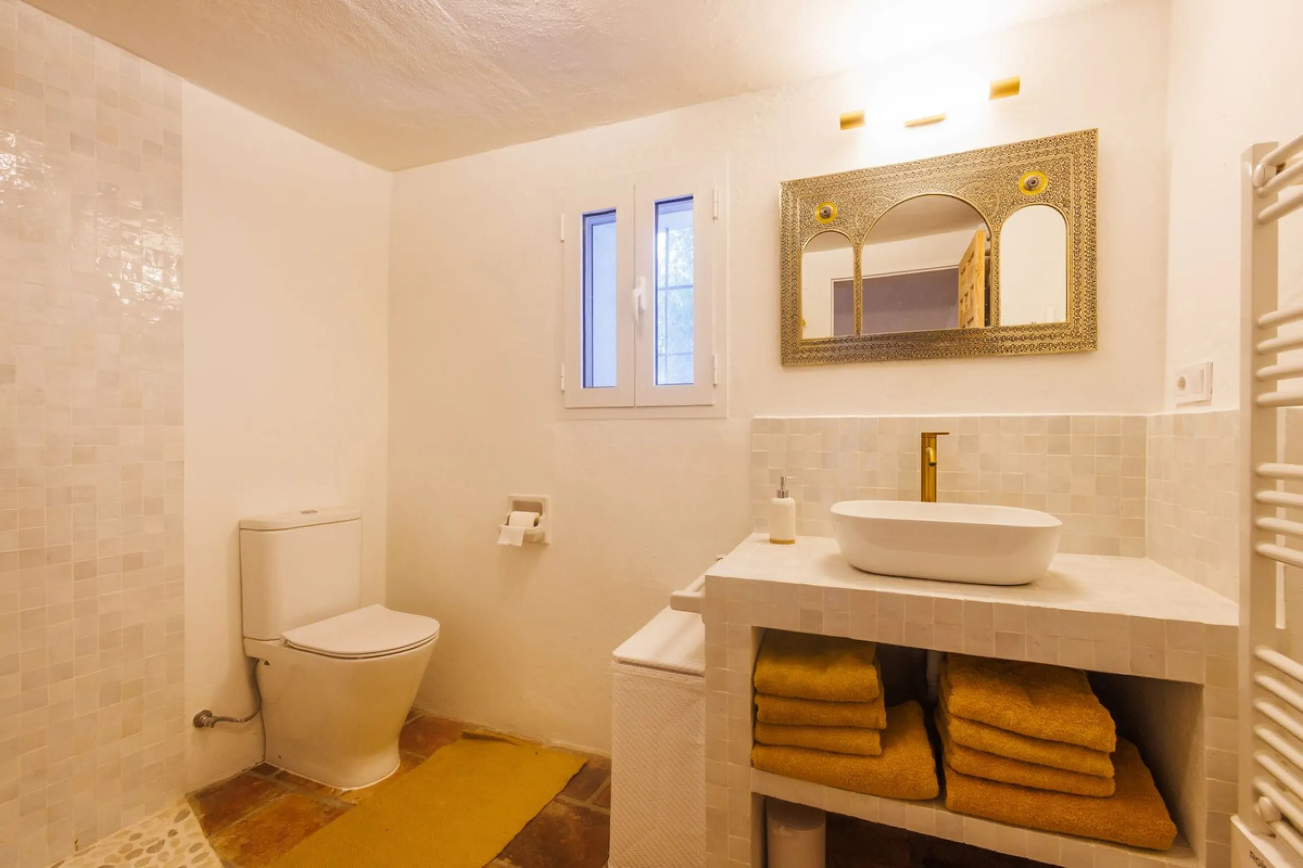 House - Semi-Detached House в продаже в Comares, Málaga. В доме 6 спален и 3 ванных комнат. Площадь дома 274 м². Площадь участка 966 м²