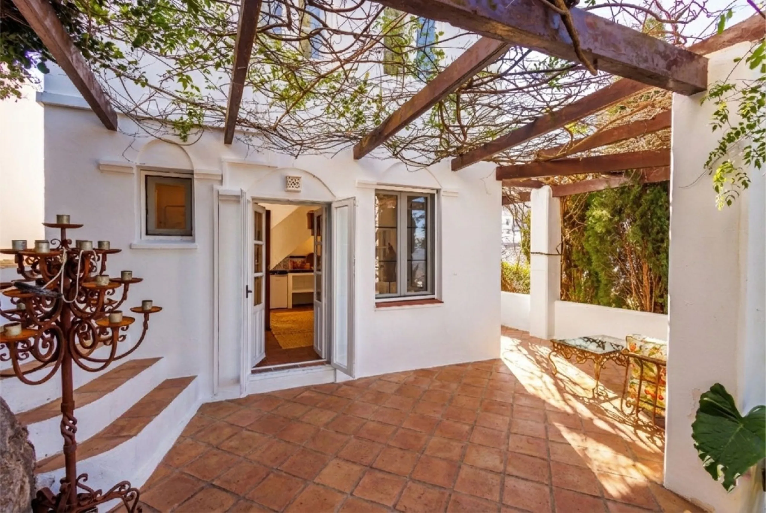 House - Semi-Detached House в продаже в Comares, Málaga. В доме 6 спален и 3 ванных комнат. Площадь дома 274 м². Площадь участка 966 м²