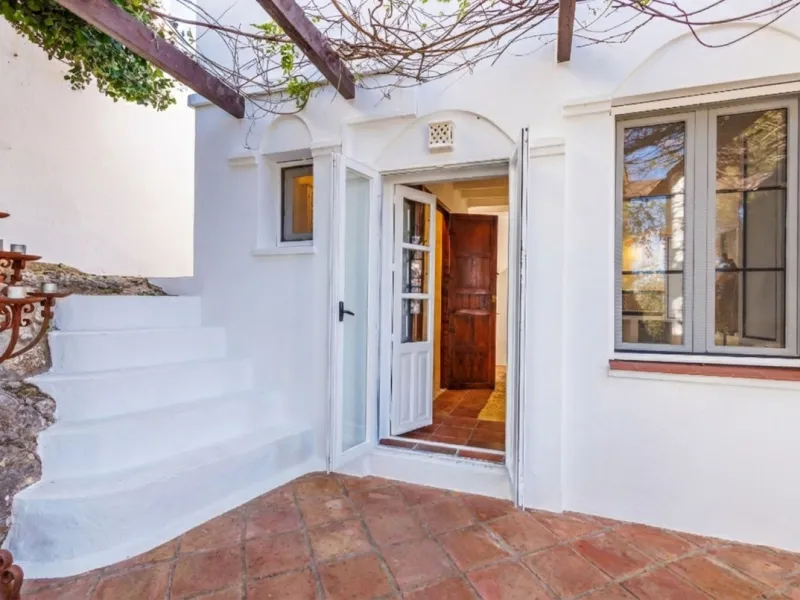 House - Semi-Detached House в продаже в Comares, Málaga. В доме 6 спален и 3 ванных комнат. Площадь дома 274 м². Площадь участка 966 м²