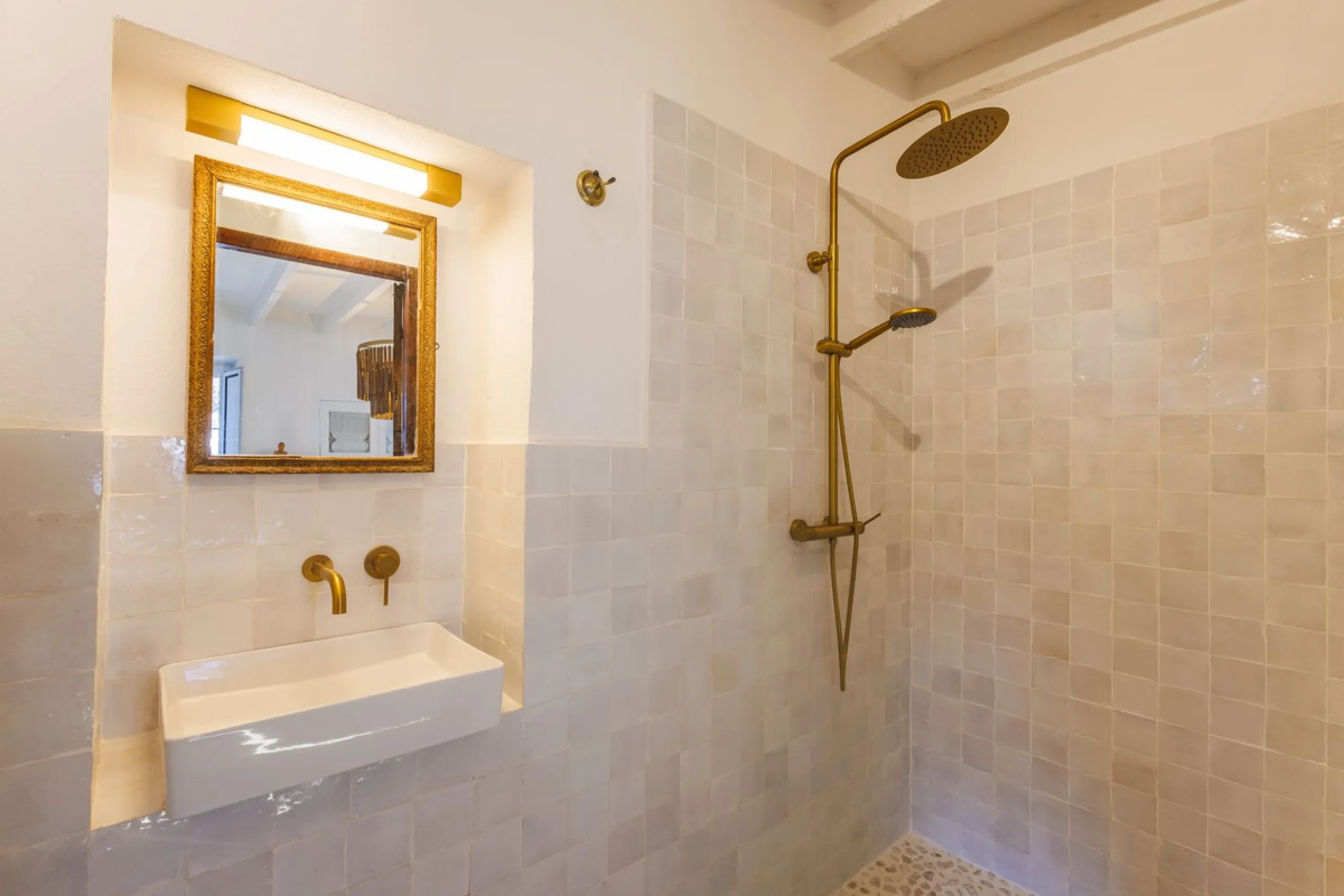 House - Semi-Detached House в продаже в Comares, Málaga. В доме 6 спален и 3 ванных комнат. Площадь дома 274 м². Площадь участка 966 м²