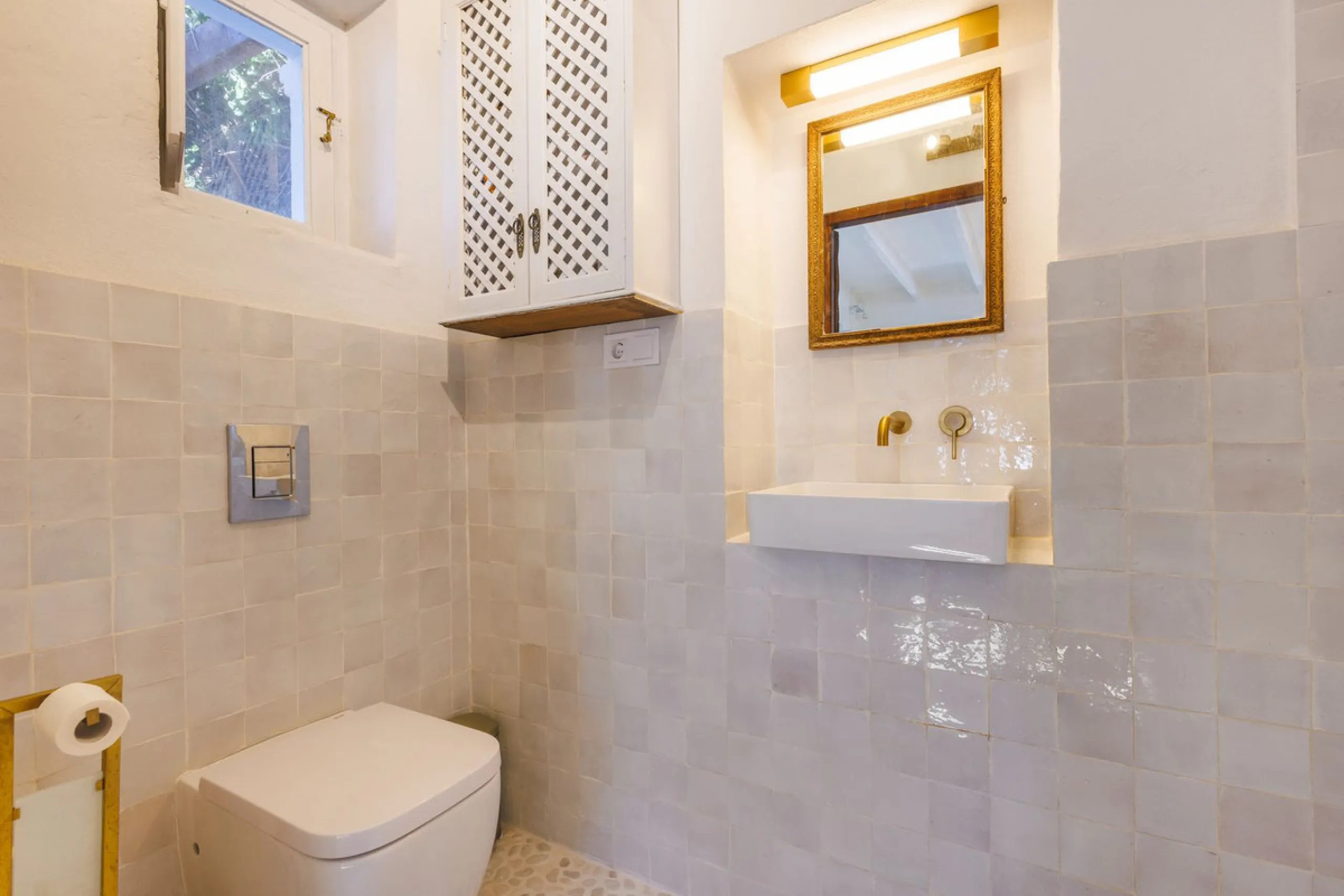 House - Semi-Detached House в продаже в Comares, Málaga. В доме 6 спален и 3 ванных комнат. Площадь дома 274 м². Площадь участка 966 м²