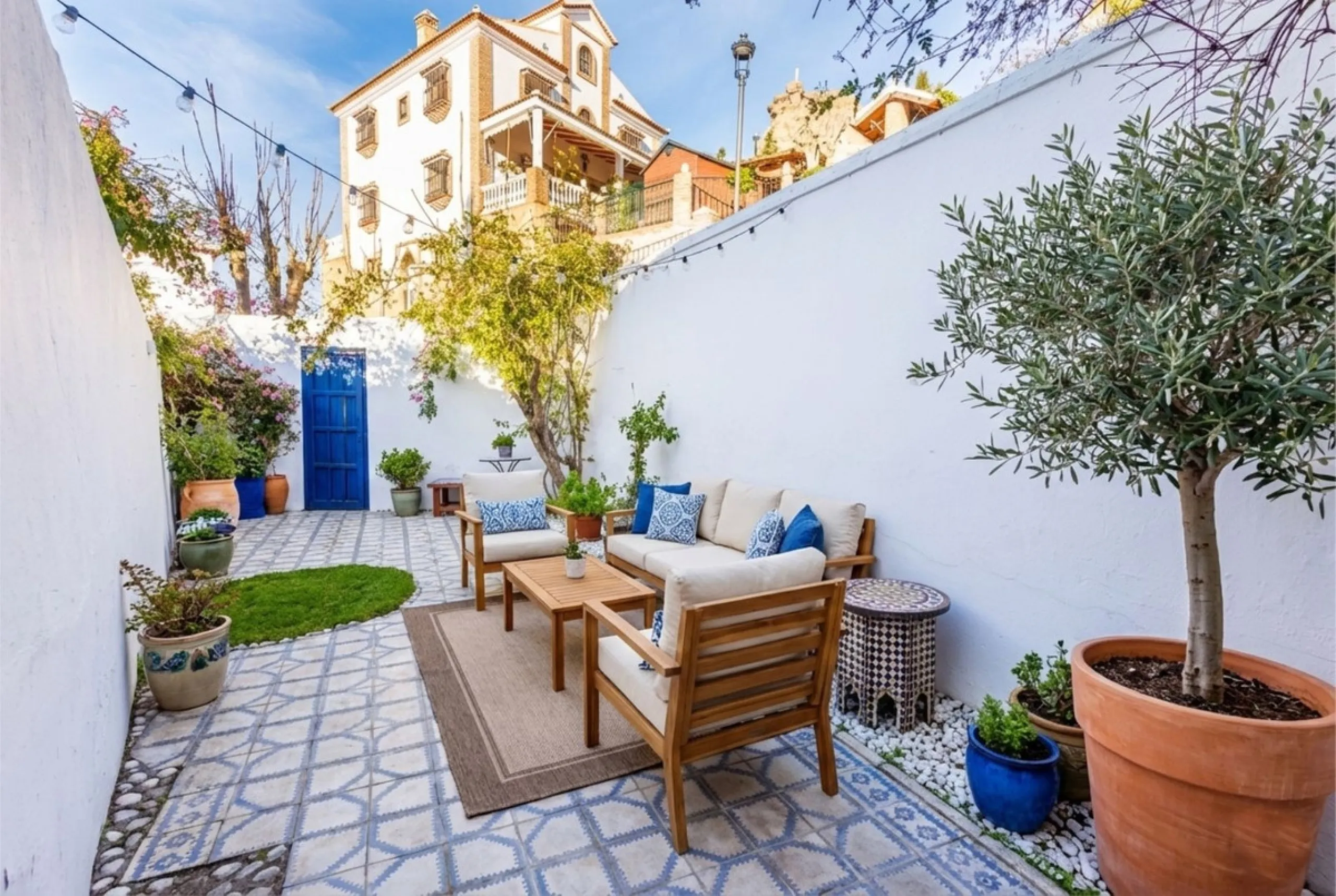 House - Semi-Detached House в продаже в Comares, Málaga. В доме 6 спален и 3 ванных комнат. Площадь дома 274 м². Площадь участка 966 м²