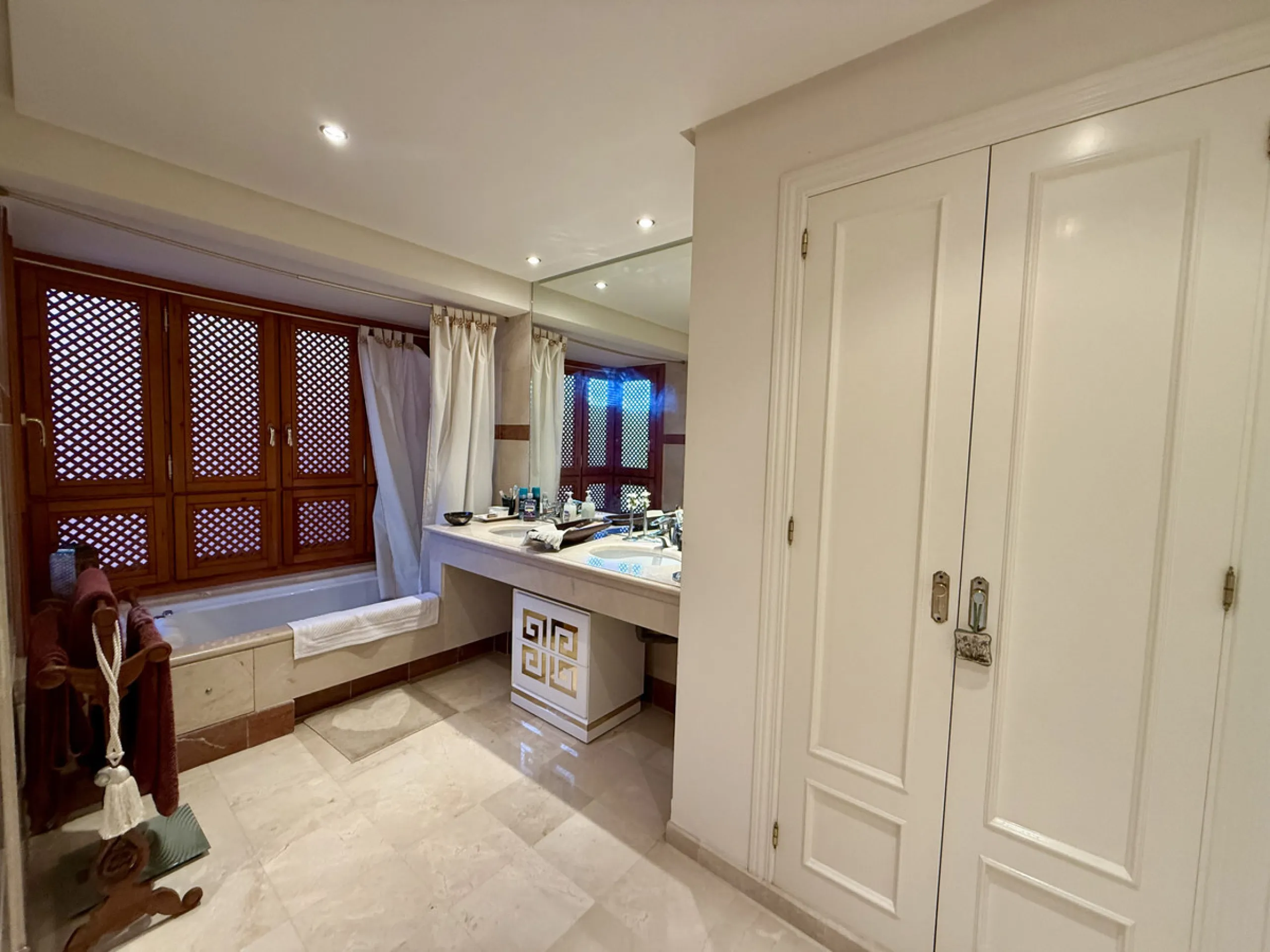 Discover your oasis by the sea!