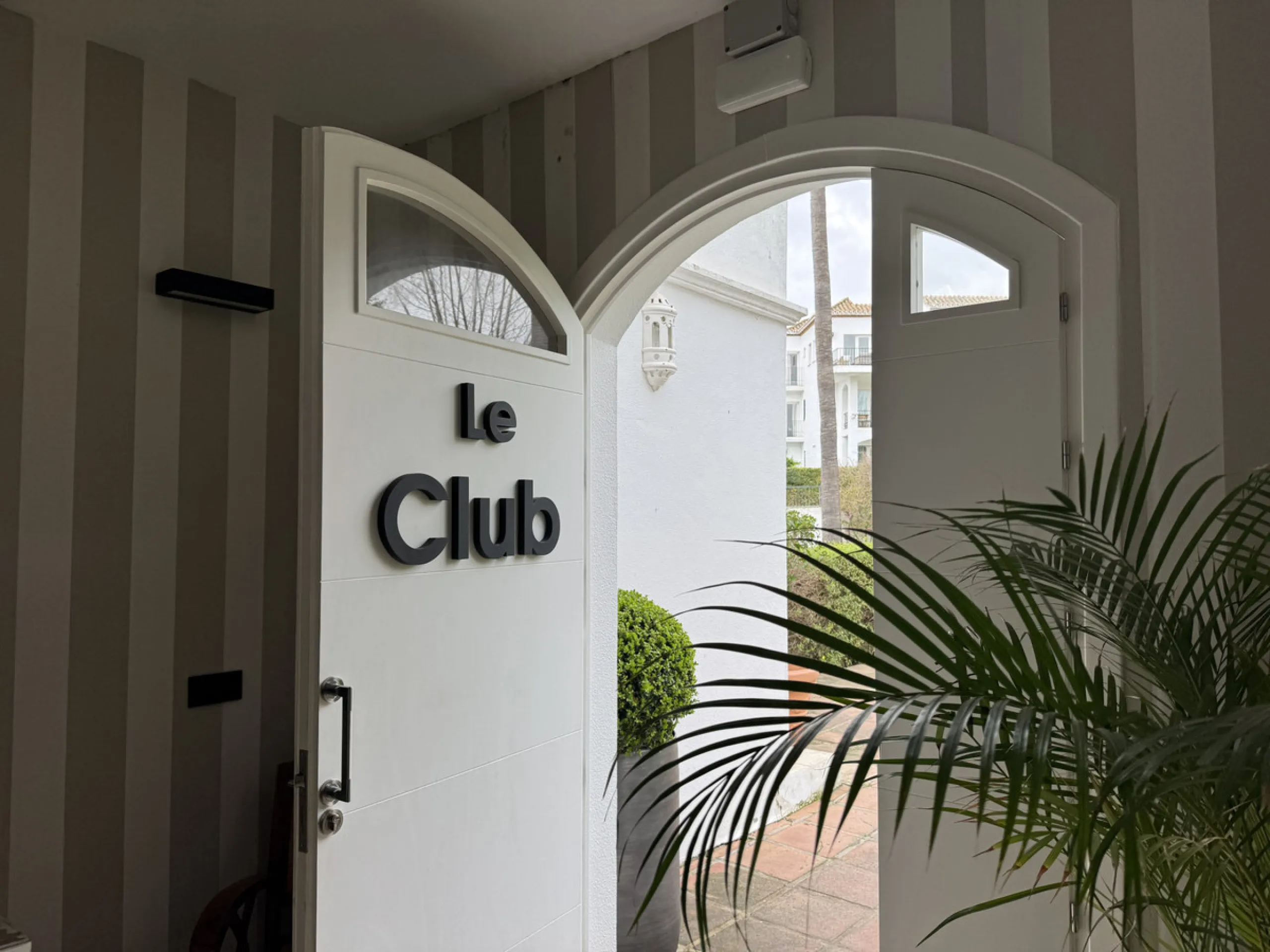 Located in one of the most established and beautifully maintained urbanisations in Nueva Andalucía, this charming two bedroom, two bathroom apartment offers comfort, space and an exceptional lifestyle setting in the heart of the Golf Valley.