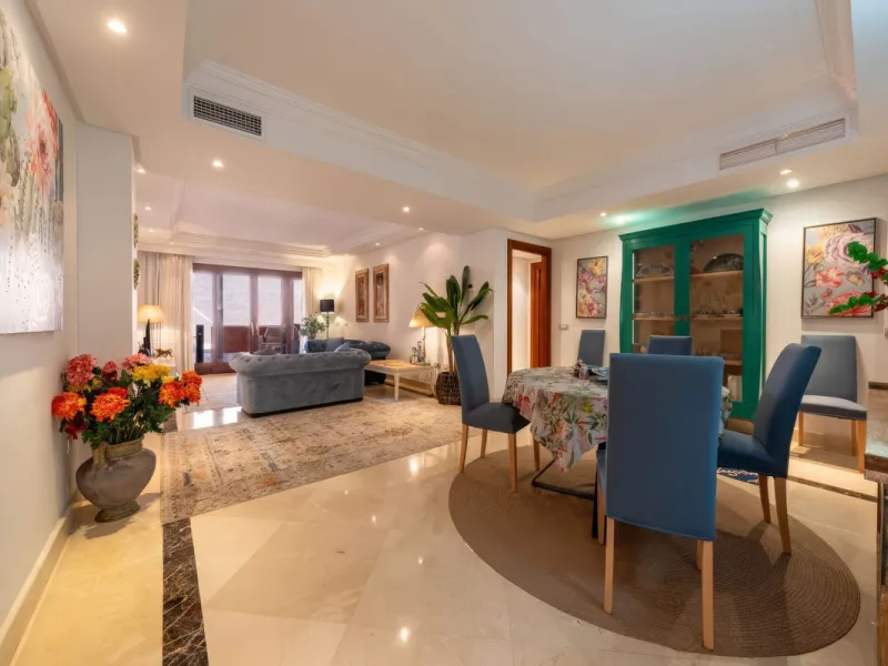 Beachfront 3 Bedroom Apartment with Transferable Tourist Licence | New Golden Mile, Estepona