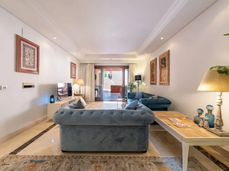 Apartment - Ground Floor Apartment в продаже в Estepona, Málaga. В доме 3 спален и 2 ванных комнат. Площадь дома 110 м²