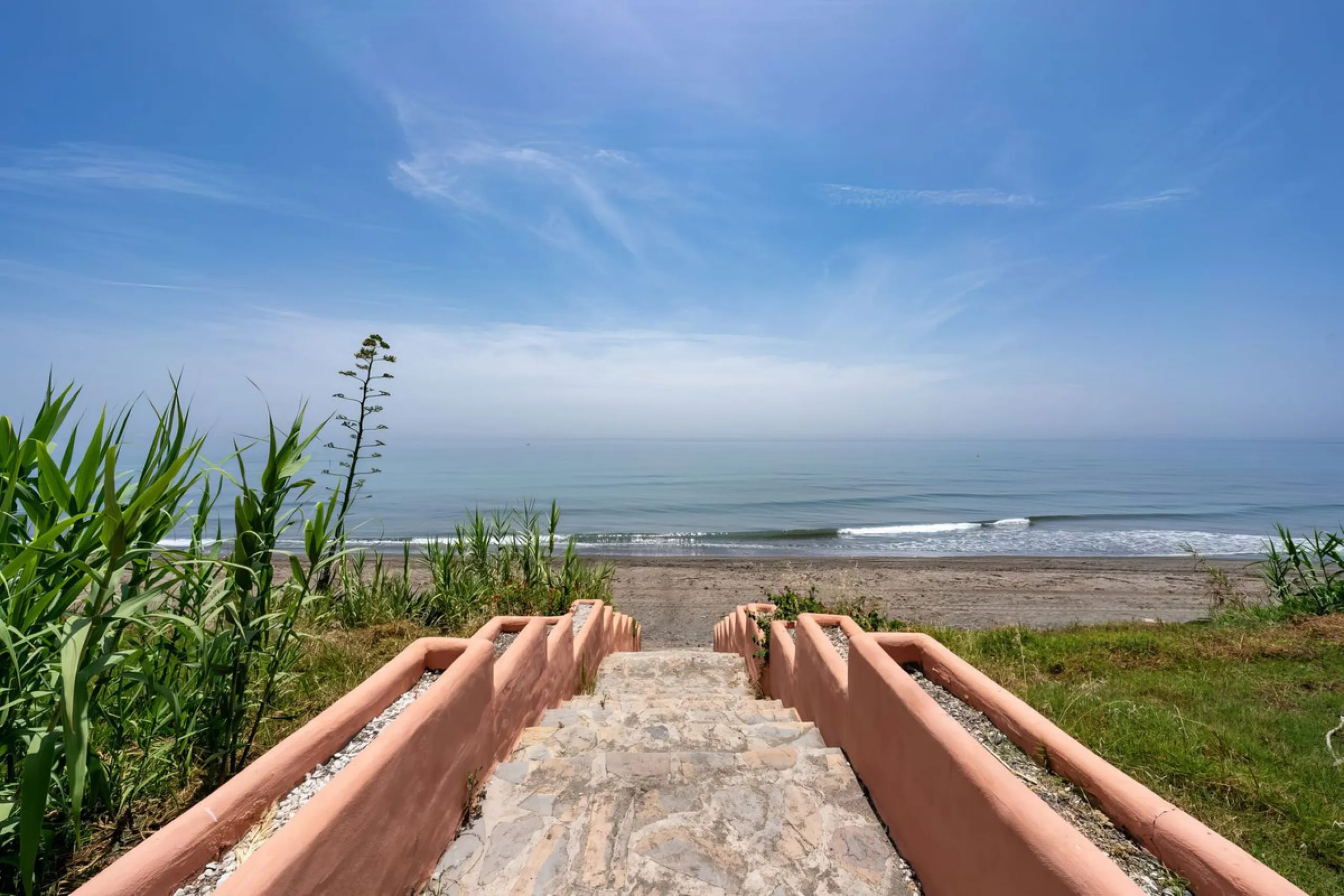 Apartment - Ground Floor Apartment в продаже в Estepona, Málaga. В доме 3 спален и 2 ванных комнат. Площадь дома 110 м²
