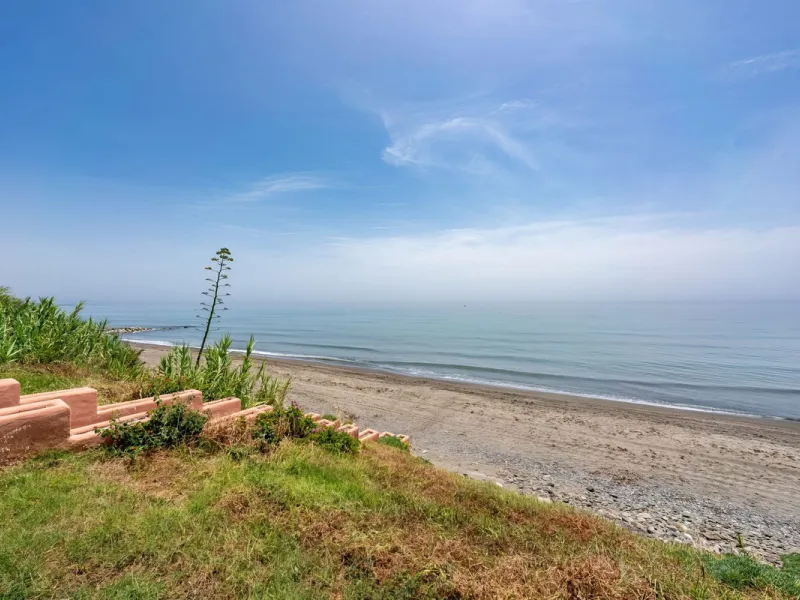 Apartment - Ground Floor Apartment в продаже в Estepona, Málaga. В доме 3 спален и 2 ванных комнат. Площадь дома 110 м²