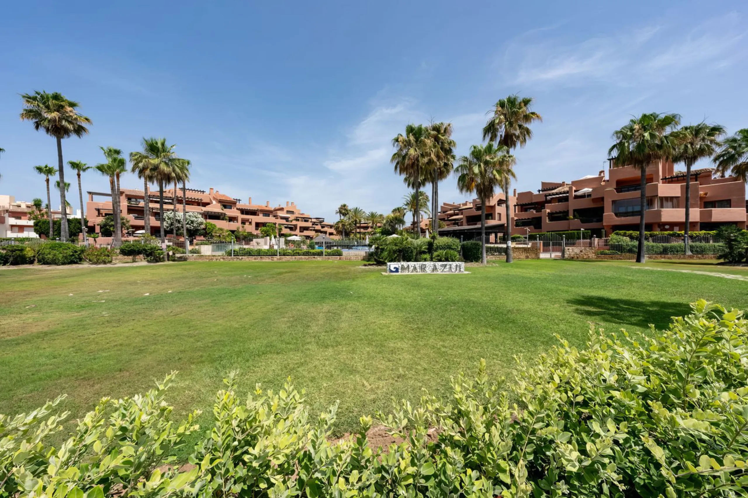 Apartment - Ground Floor Apartment в продаже в Estepona, Málaga. В доме 3 спален и 2 ванных комнат. Площадь дома 110 м²