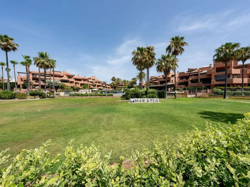 Apartment - Ground Floor Apartment в продаже в Estepona, Málaga. В доме 3 спален и 2 ванных комнат. Площадь дома 110 м²