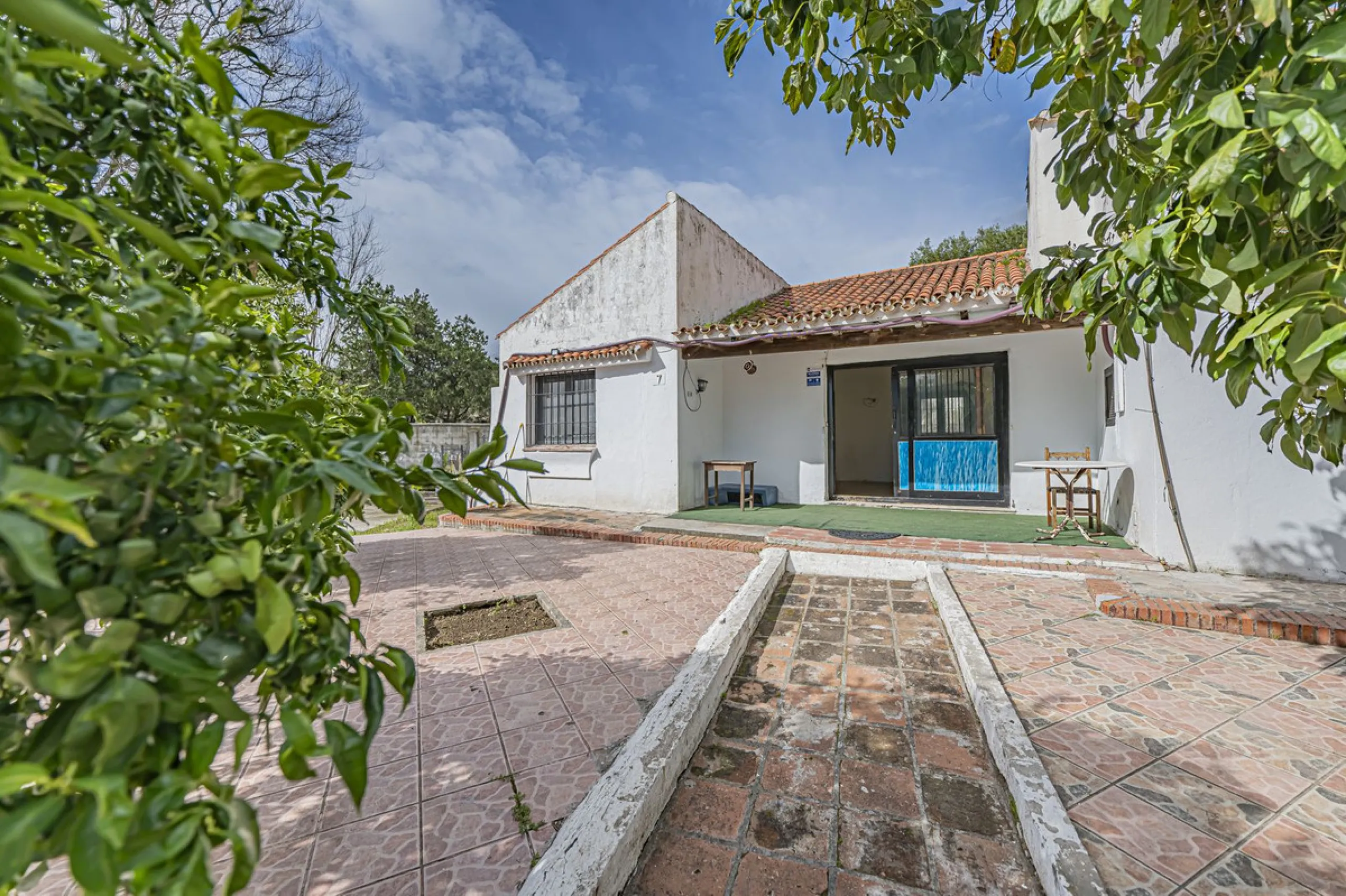 INVESTMENT OPPORTUNITY - BEACHFRONT