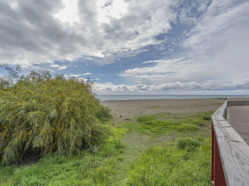 INVESTMENT OPPORTUNITY - BEACHFRONT