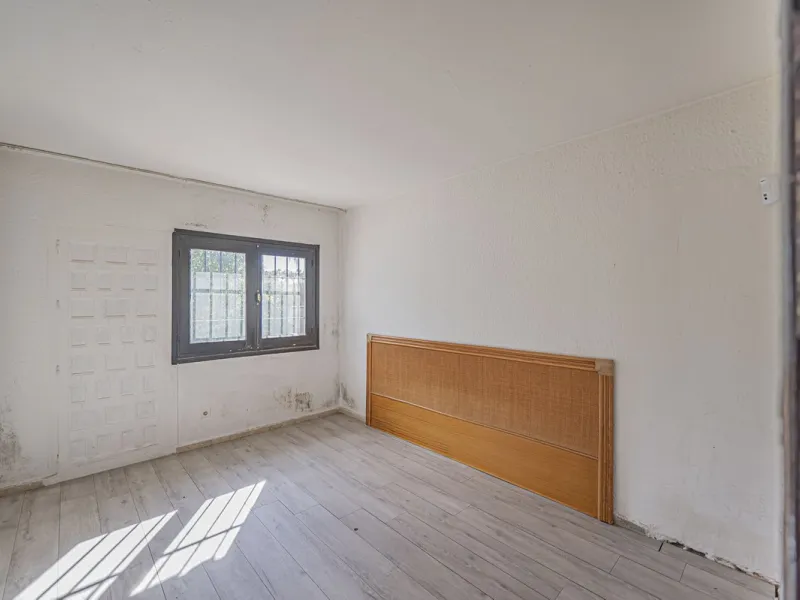 INVESTMENT OPPORTUNITY - BEACHFRONT