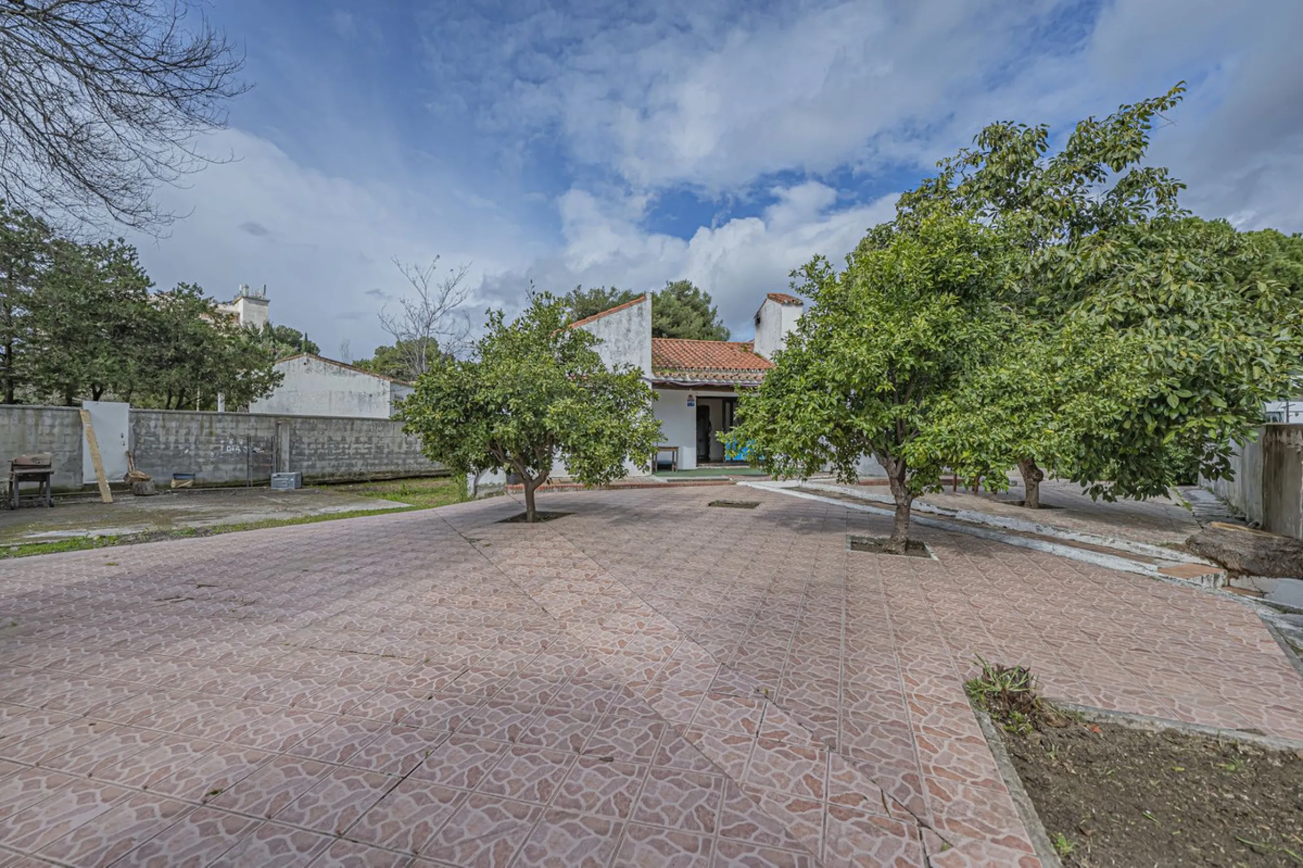 INVESTMENT OPPORTUNITY - BEACHFRONT