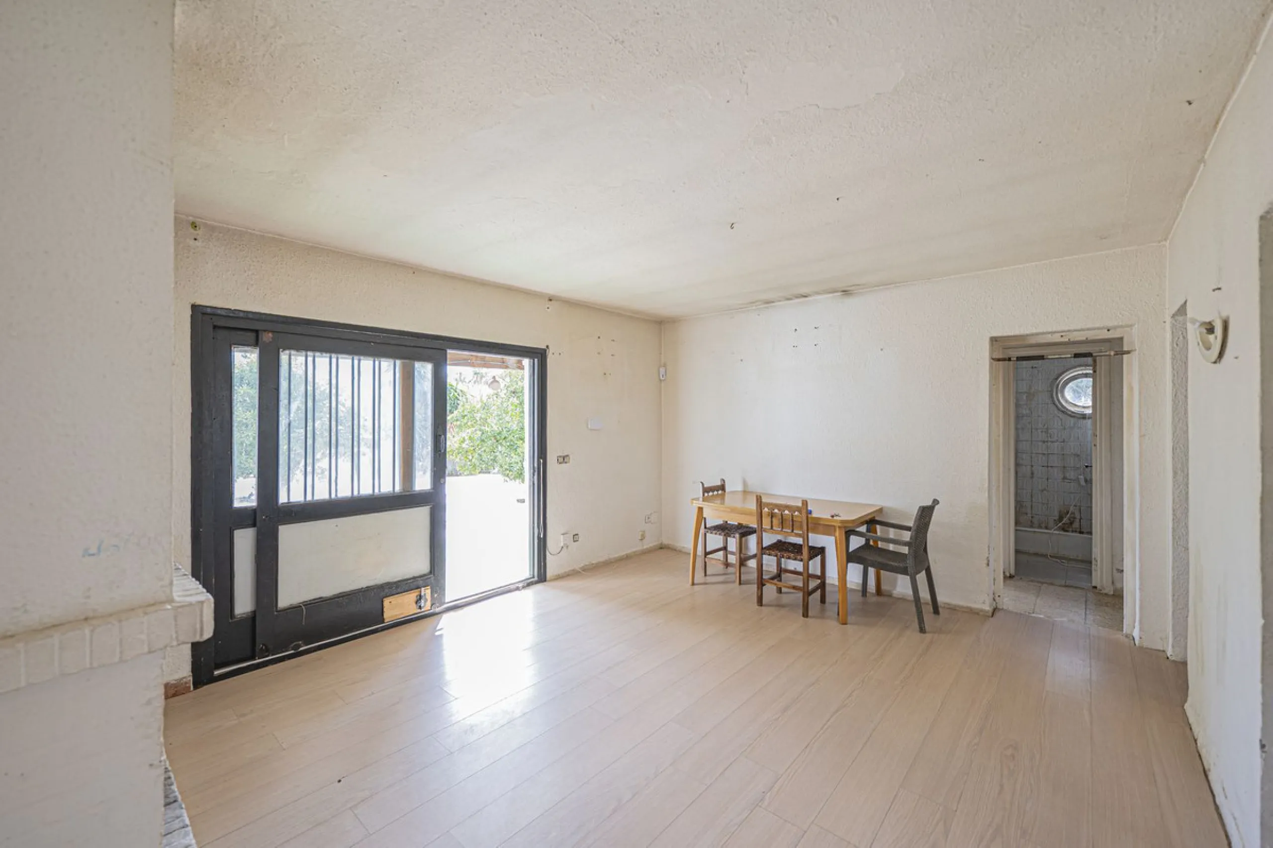 INVESTMENT OPPORTUNITY - BEACHFRONT