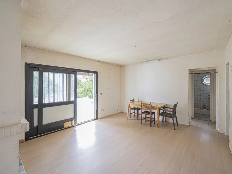INVESTMENT OPPORTUNITY - BEACHFRONT