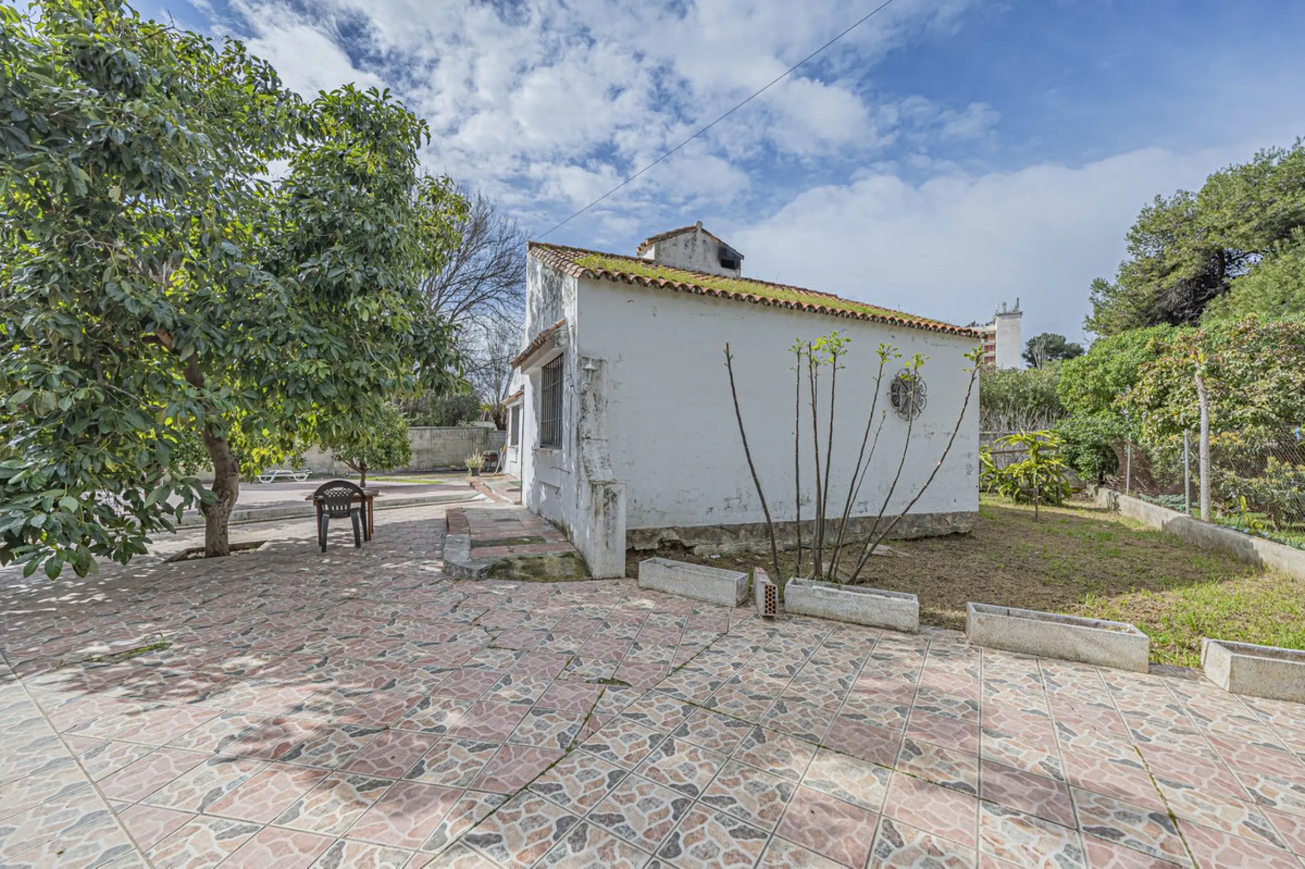 INVESTMENT OPPORTUNITY - BEACHFRONT