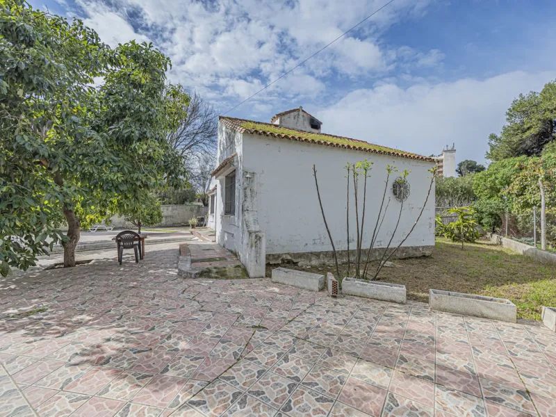 INVESTMENT OPPORTUNITY - BEACHFRONT